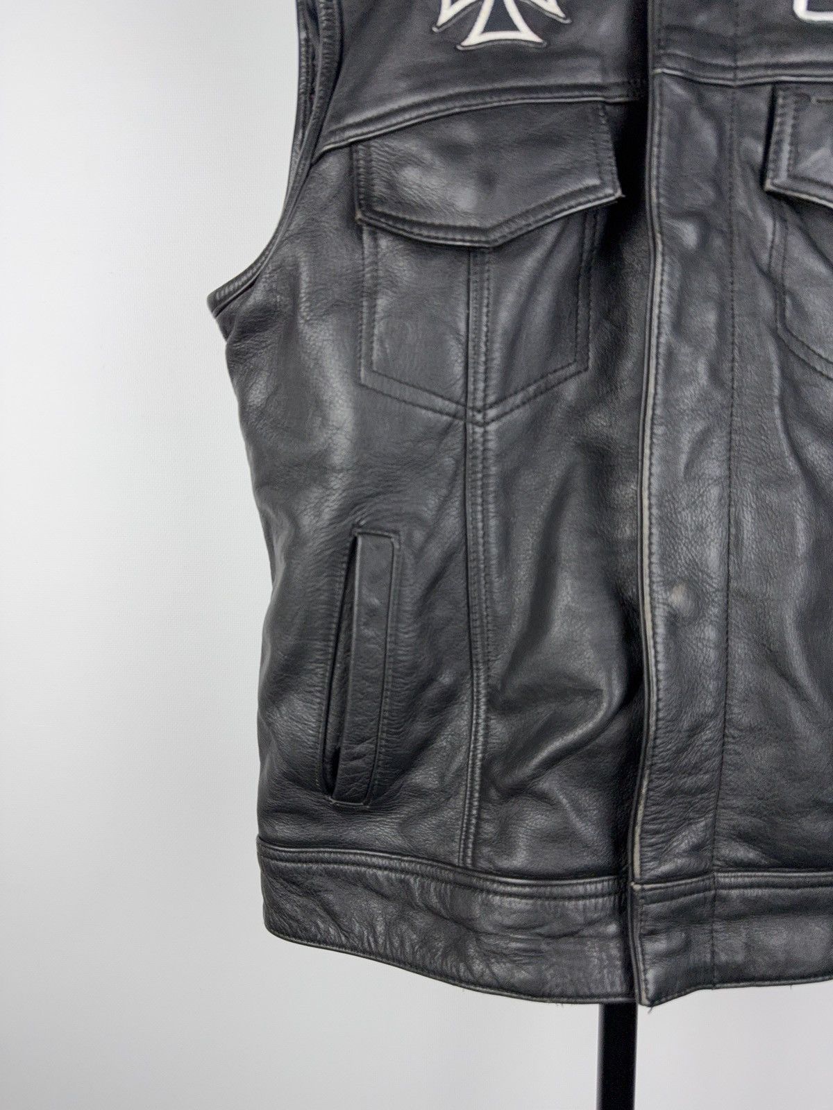 Vintage Real LEATHERICK Leather Biker Moto Racing Vest Skull Patch Size US S / EU 44-46 / 1 - 4 Thumbnail