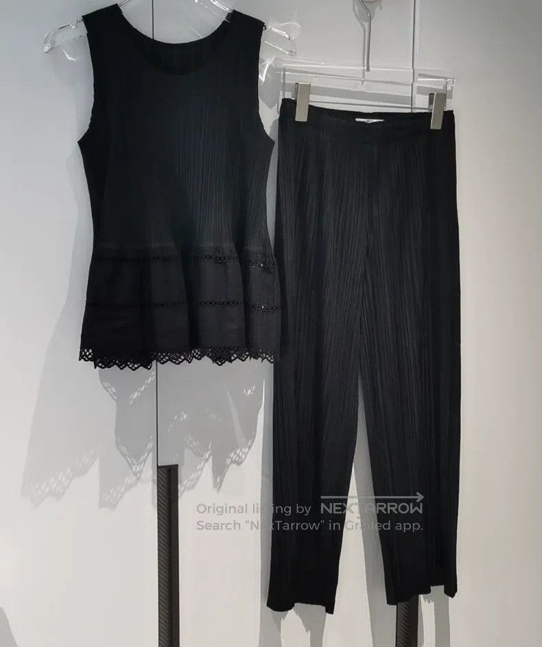 Issey Miyake Issey Miyake Black Ruffle Top Size L / US 10 / IT 46 - 2 Thumbnail