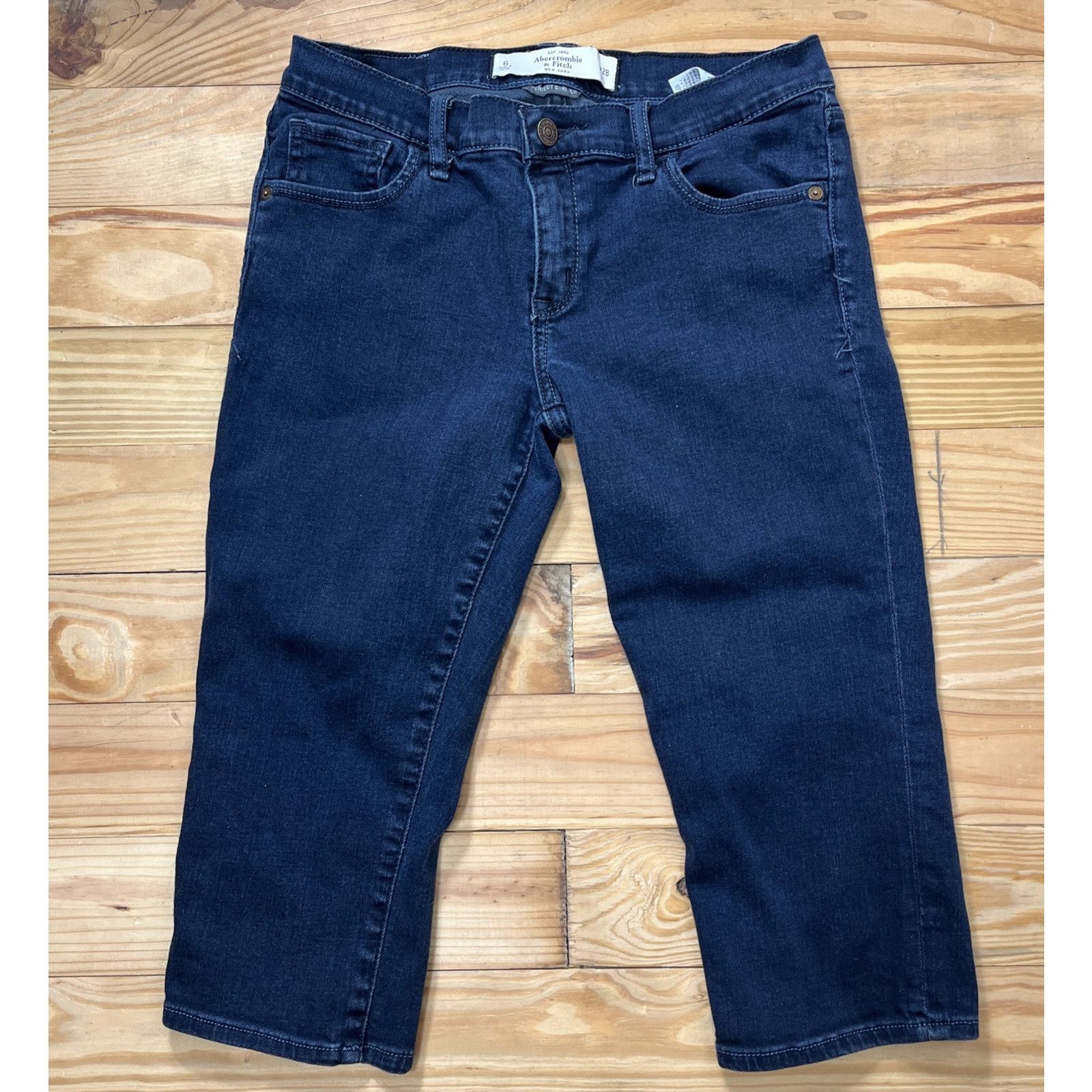 Abercrombie & Fitch Abercrombie & Fitch Perfect stretch denim capri size 6 Size 28" / US 6 / IT 42 - 1 Thumbnail