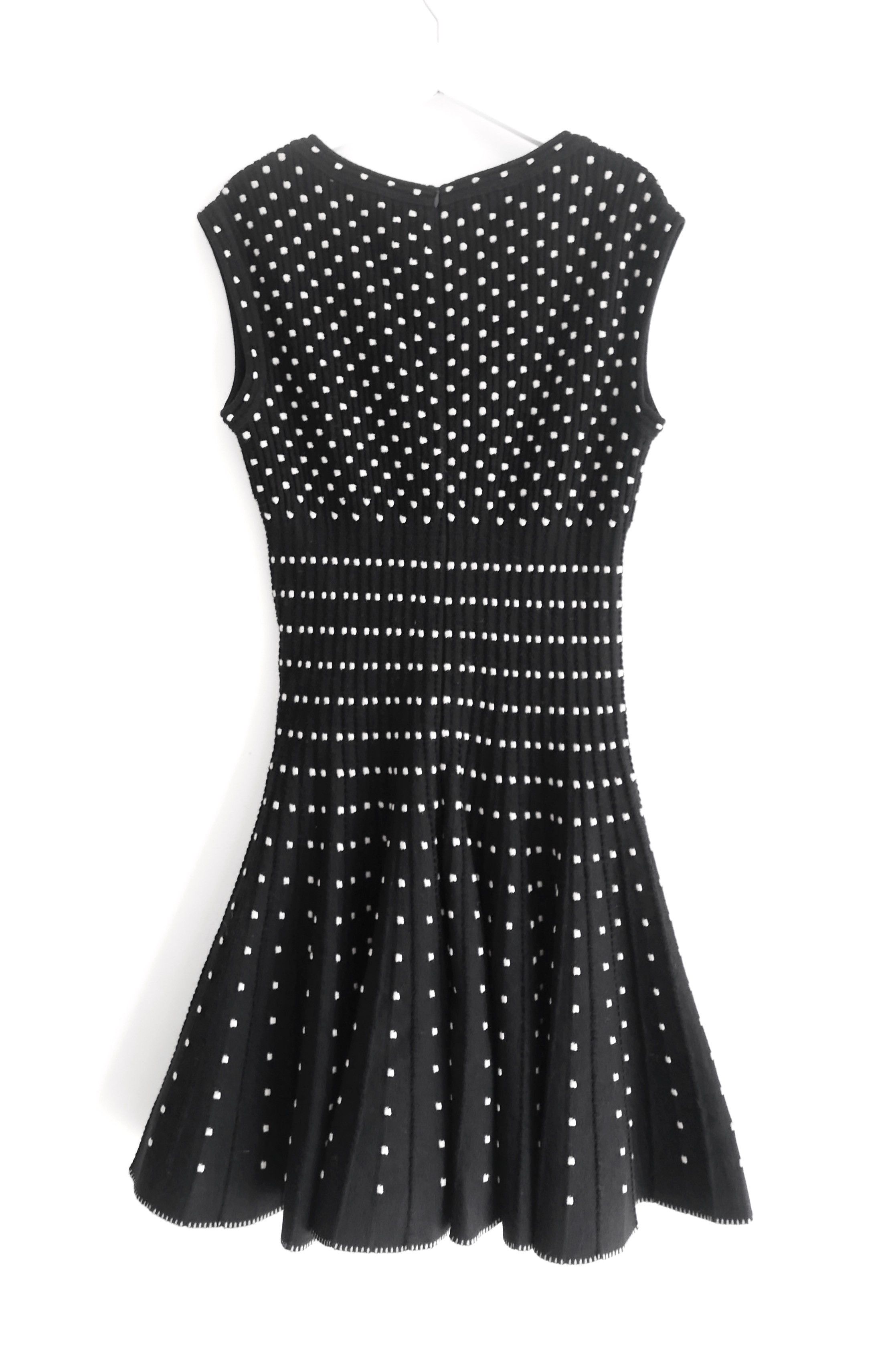 Alaia Alaia Black & White Knit Skater Dress Size S / US 4 / IT 40 - 4 Thumbnail