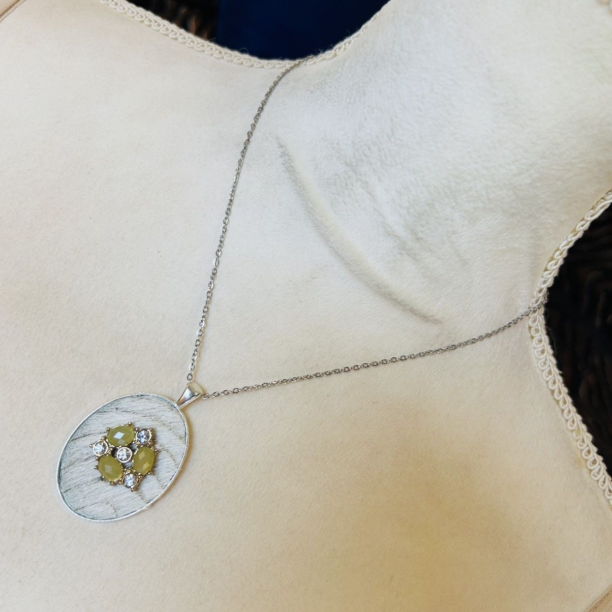 Handmade Handcrafted cowhide vintage gem cameo pendant necklace Size ONE SIZE - 2 Thumbnail