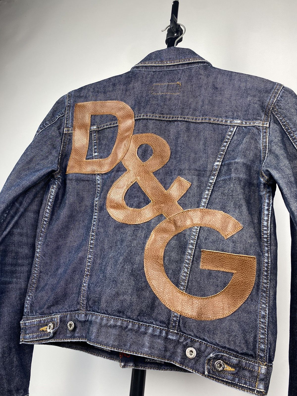 Designer × Dolce & Gabbana 🔥 Archive Big Leather logo D&G Dolce&Gabbana denim jacket Size S / US 4 / IT 40 - 10 Thumbnail