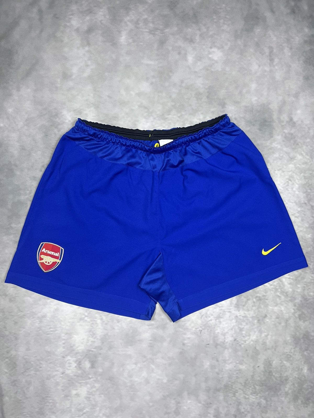 Nike Vtg Nike Arsenal FC 2011-12 Away Football Shorts Blue Size L Size US 33 - 2 Thumbnail
