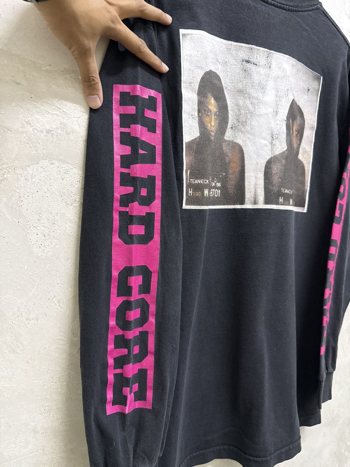 FUCT FUCT Lil Kim Mugshot “Hard Core” on Sleeve LS shirt Size US L / EU 52-54 / 3 - 2 Thumbnail