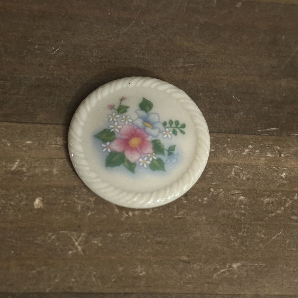 Vintage Vintage Avon Spring Bouquet porcelain brooch Size ONE SIZE - 4 Thumbnail