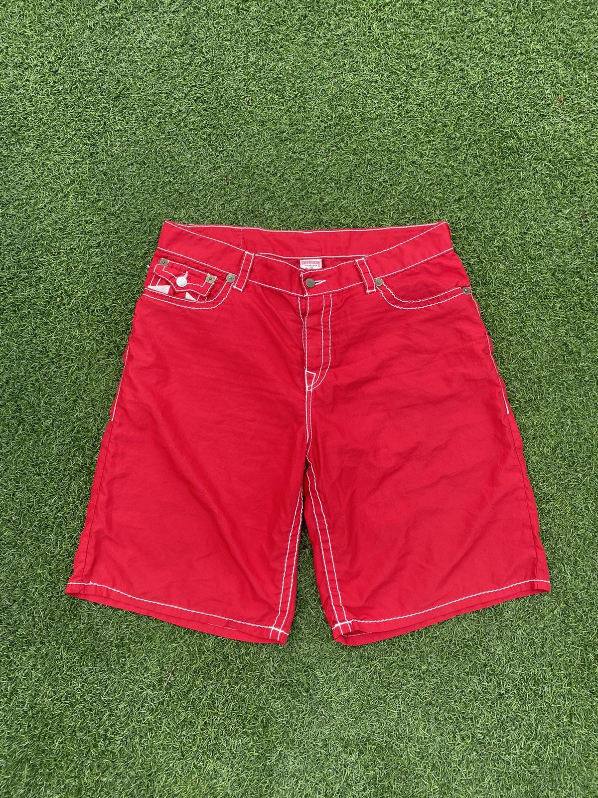 True Religion × Vintage TRUE RELIGION BIG LOGO RED SHORT PANTS Size US 38 / EU 54 - 6 Thumbnail
