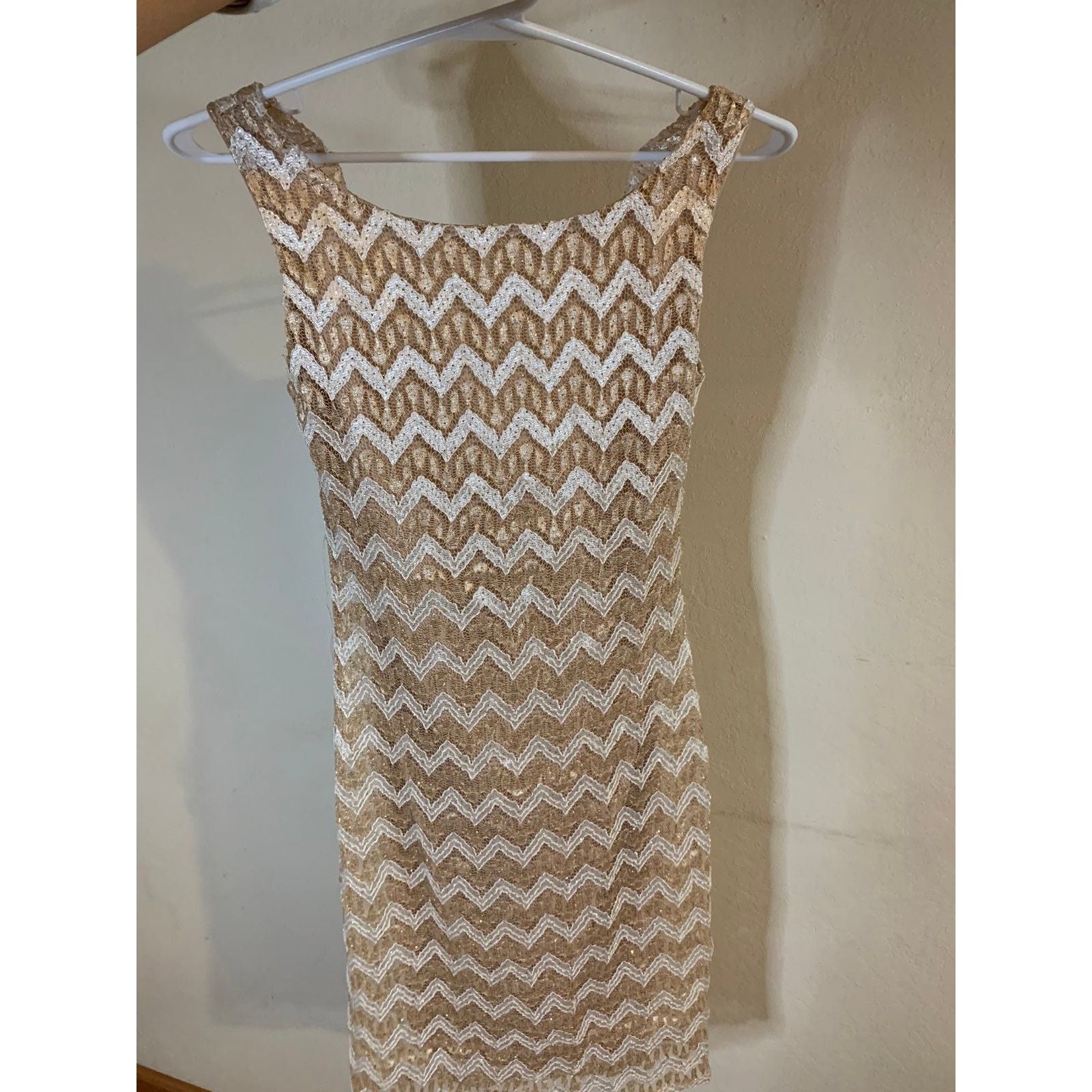 Other Jump Apparel White Gold Lace Dress Size 3/4 or S Size S / US 4 / IT 40 - 5 Thumbnail