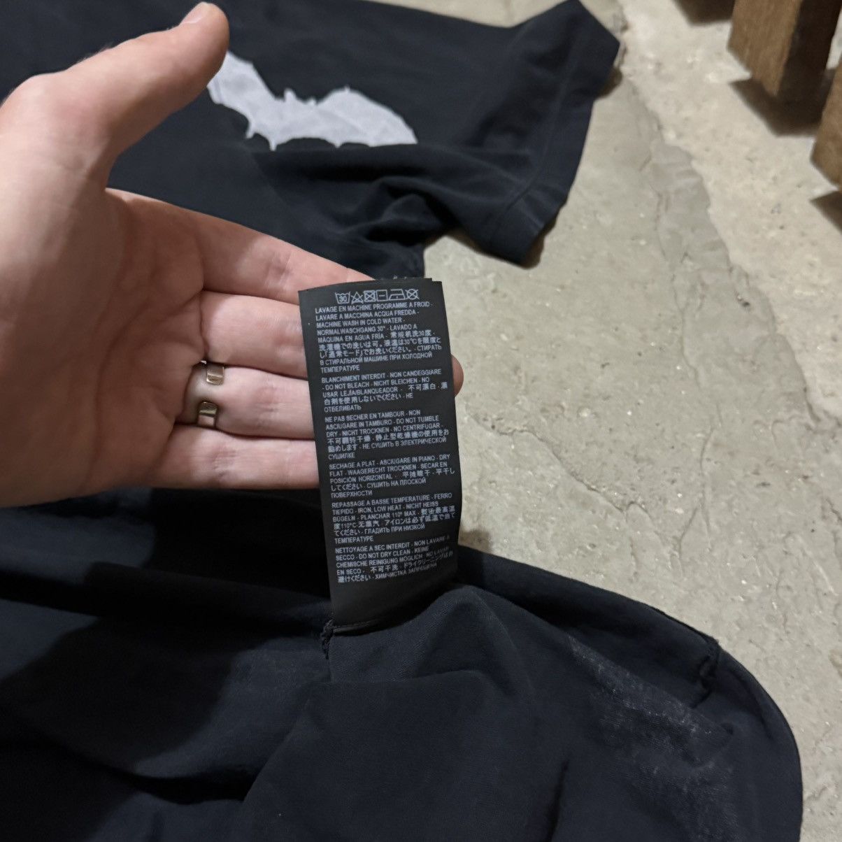 Saint Laurent Paris Saint Laurent paris s/s 19 bat t-shirt Size US L / EU 52-54 / 3 - 9 Thumbnail