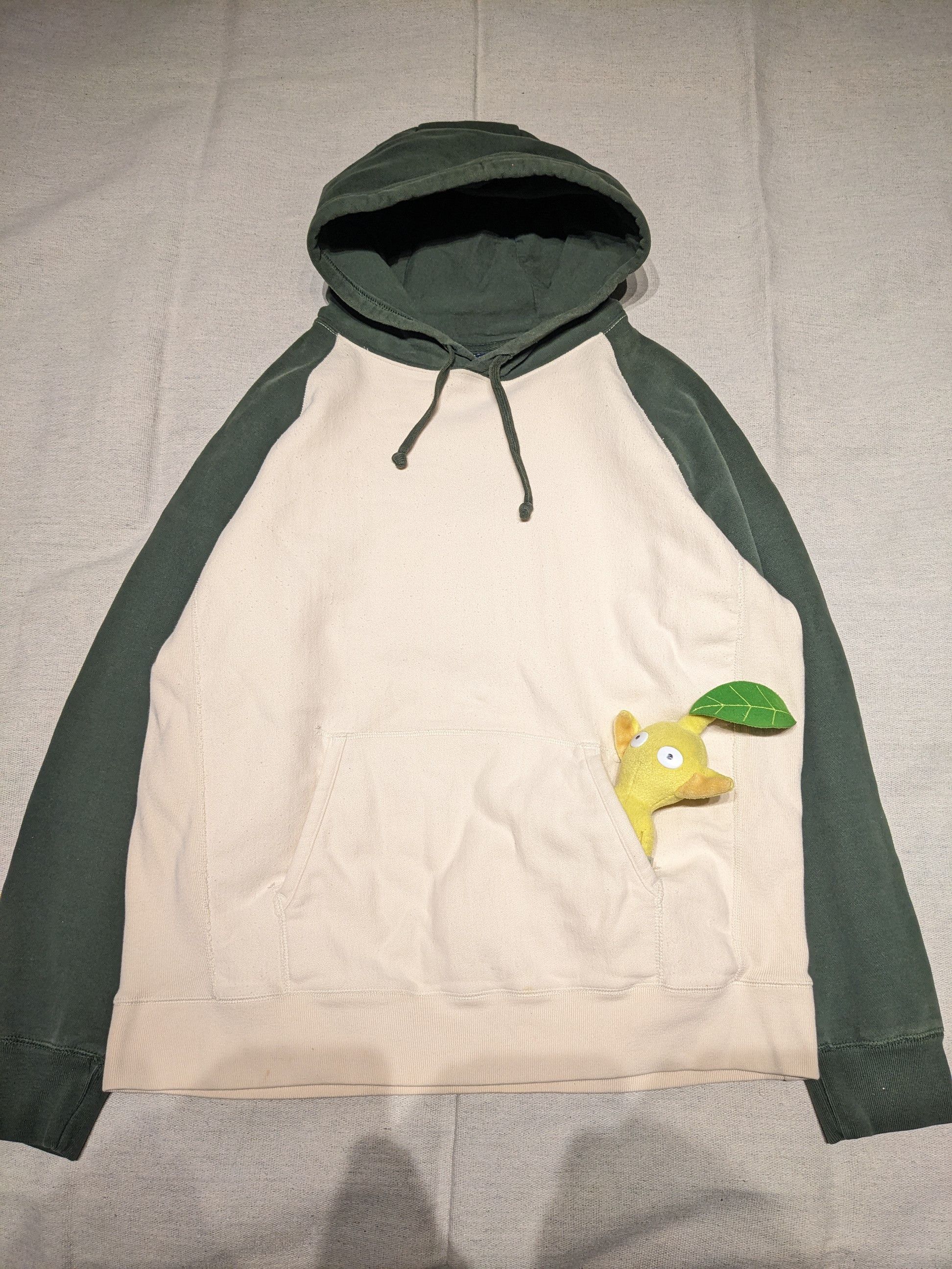 Gap Vintage 2 Tone Cream and Green Gap hoodie mens L Size US L / EU 52-54 / 3 - 2 Thumbnail