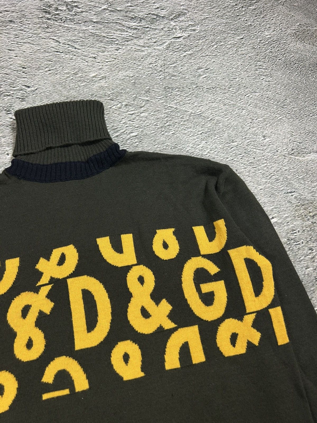 Dolce & Gabbana Dolce & Gabbana vintage sweater turtleneck big logo knit Size US M / EU 48-50 / 2 - 3 Thumbnail
