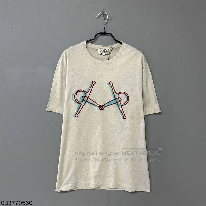 Hermes Hermes Horseshoe Buckle Embroidered Beige Short Sleeve Size L / US 10 / IT 46 - 1 Thumbnail