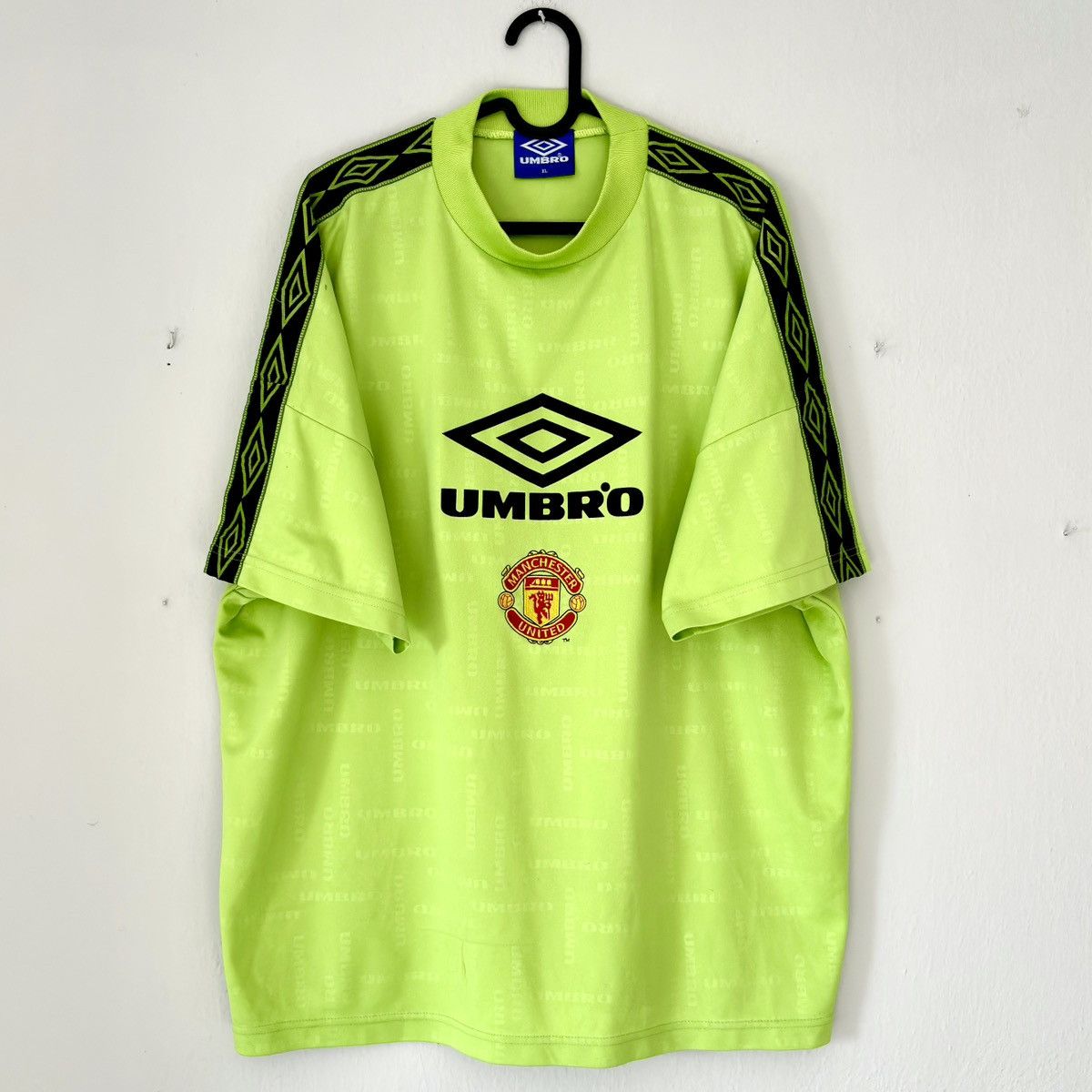 Umbro × Vintage 1994 1996 Manchester United Umbro Vintage Top Soccer Jersey Size US XL / EU 56 / 4 - 2 Thumbnail