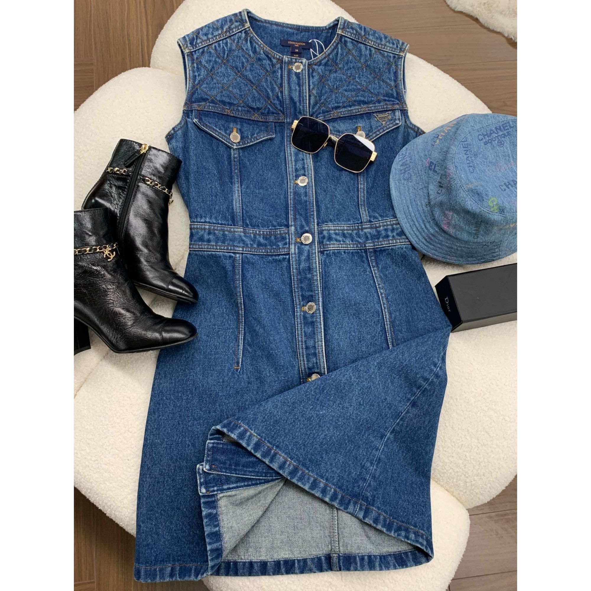 Louis Vuitton Louis Vuitton Quilted Denim Sleeveless Button-Up Dress With Size XS / US 0-2 / IT 36-38 - 1 Thumbnail