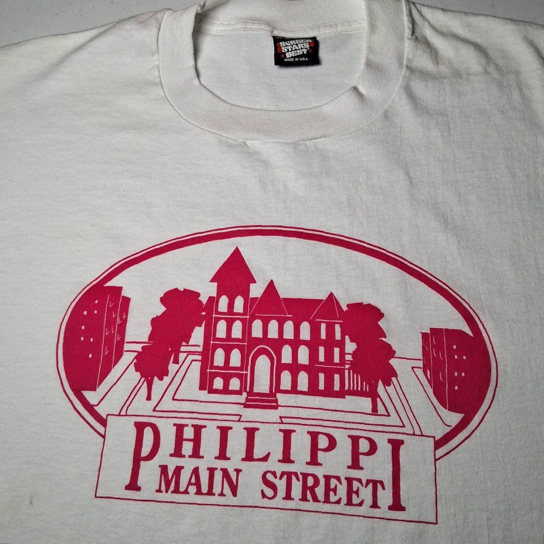 Vintage VINTAGE Screen Stars Best T-Shirt Main Street Phillipi West Virginia Pink Courthouse XL Adults Mens Shirt White Graphic Tourists WV 1960s-70s Size US XL / EU 56 / 4 - 2 Thumbnail
