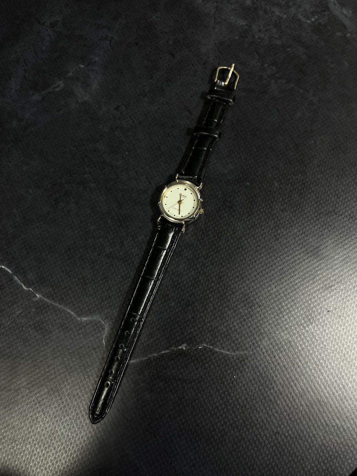 Jewelry Casio Classic Black Leather Watch, Made in Japan Size ONE SIZE - 3 Thumbnail