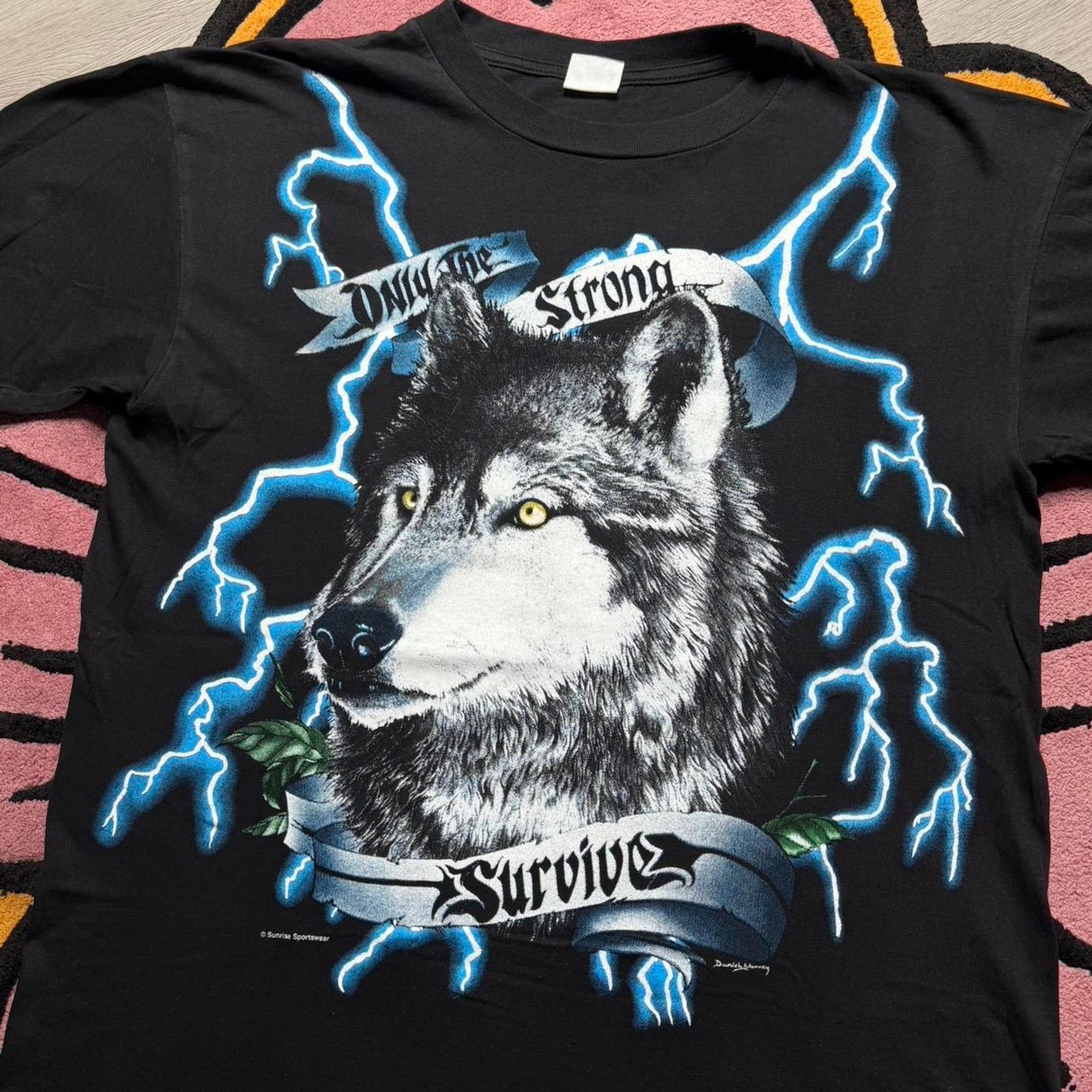 Vintage Vintage 90’s American USA Thunder Wolf Graphic T-shirt XL Size US XL / EU 56 / 4 - 2 Thumbnail