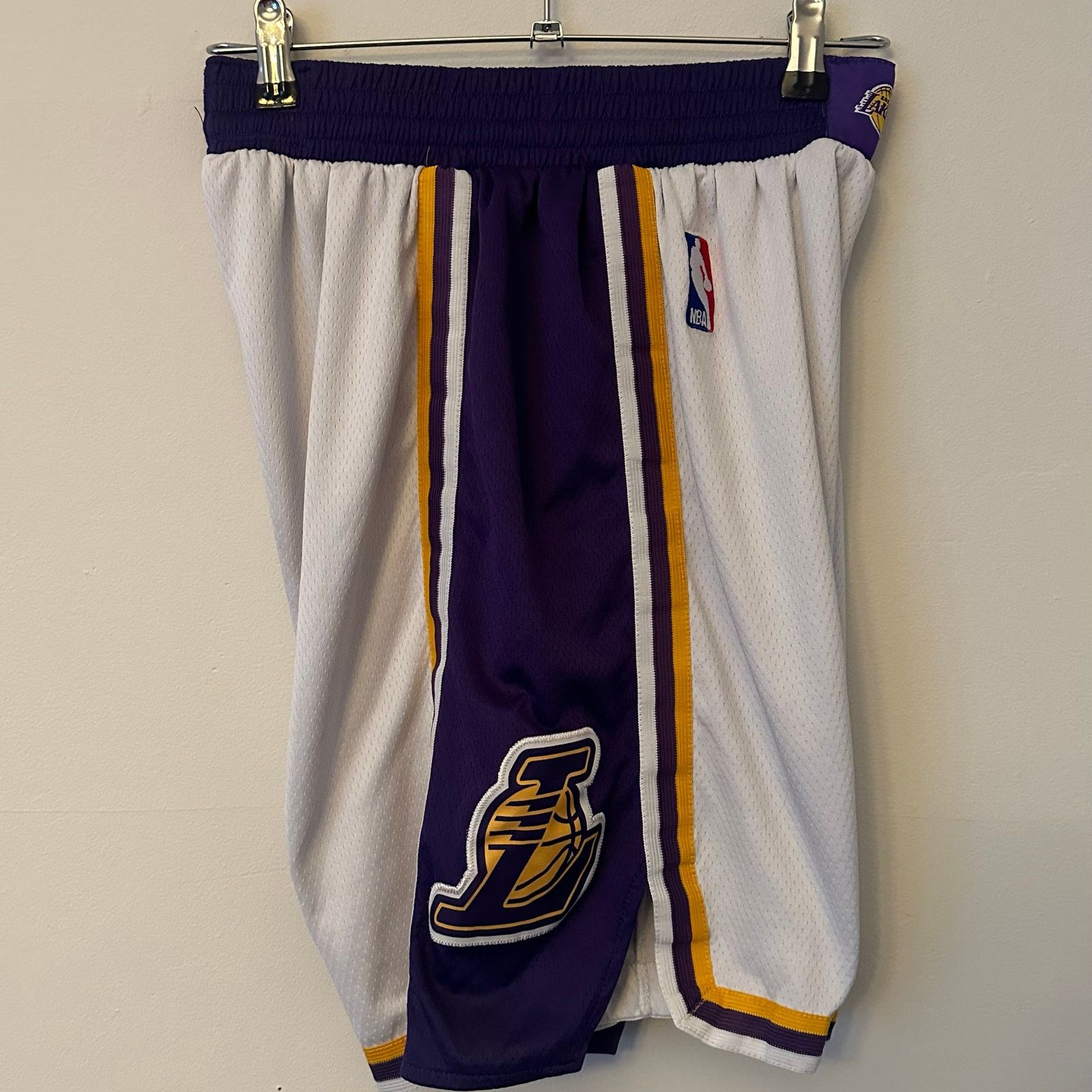 Nike Nike Los Angeles Lakers NBA 2020 Swingman Shorts Men size M Size US 30 / EU 46 - 6 Thumbnail