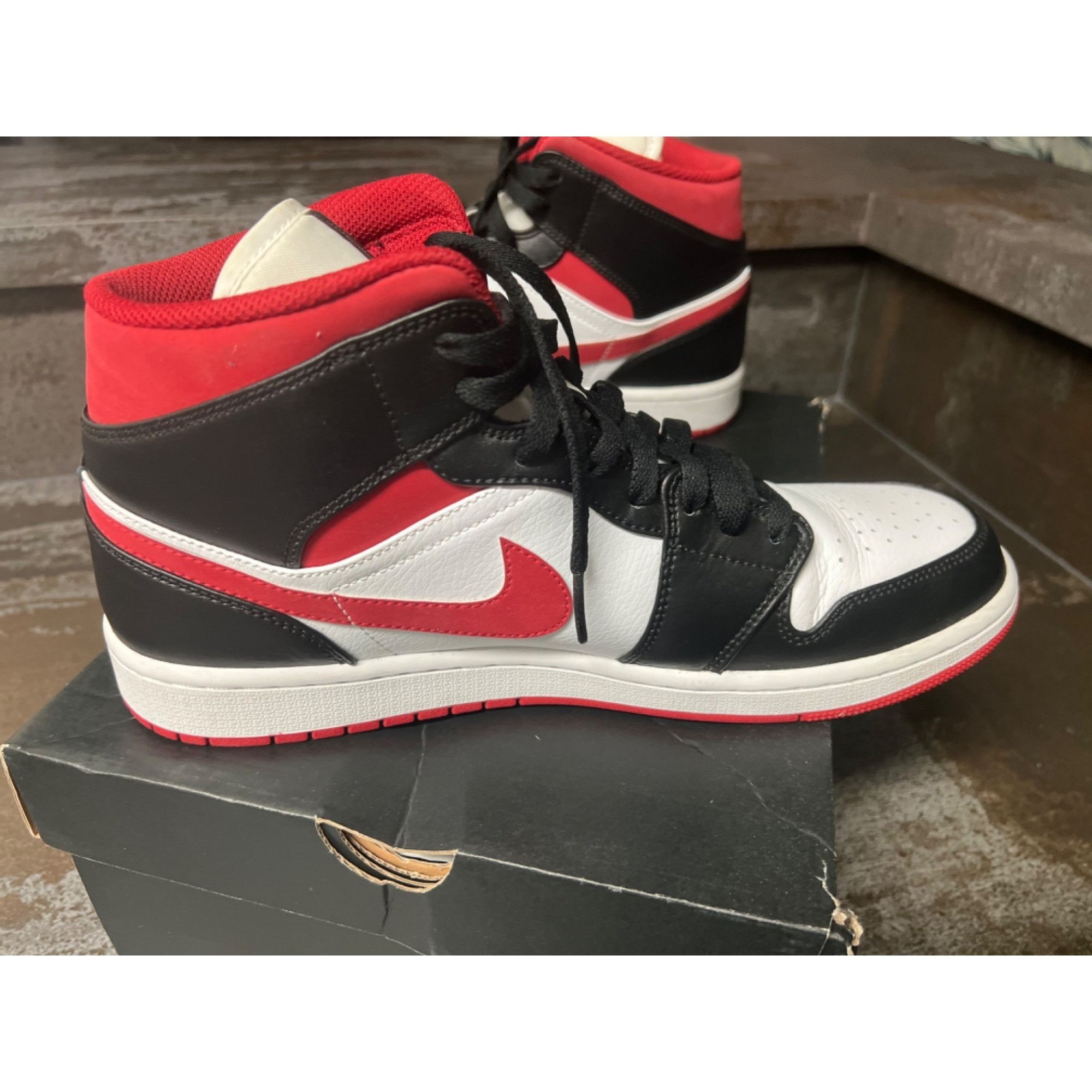 Nike Jordan 1 Mid Gym Red Black White Used Size 10.5- 554724-122 Size US 10.5 / EU 43-44 - 10 Thumbnail
