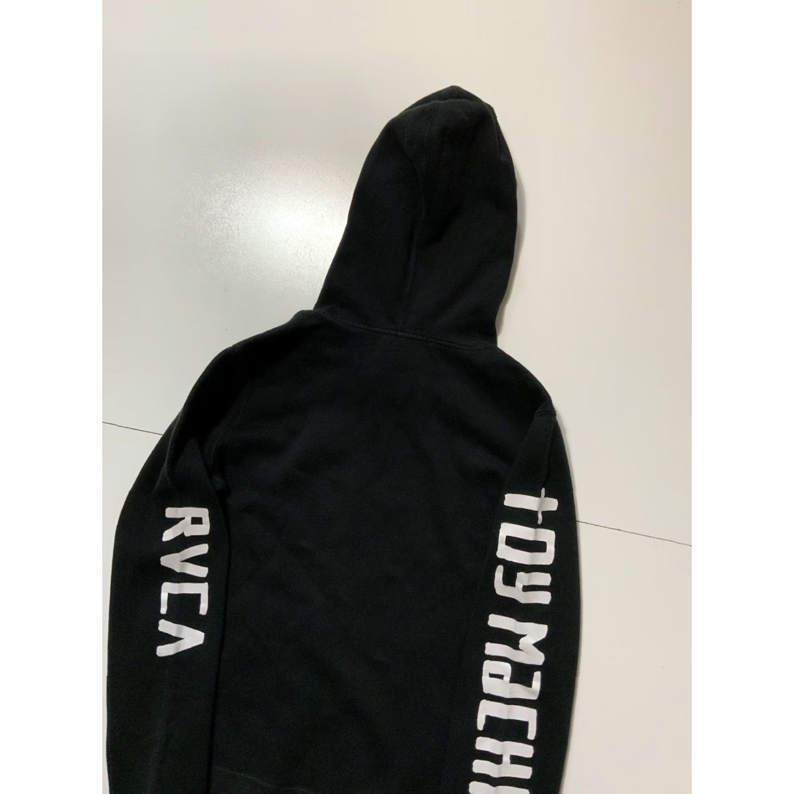 RVCA VINTAGE RVCA X Toy Machine Monster Skateboarding Graphic Black Pullover Hoodie XS Mens Size US XS / EU 42 / 0 - 4 Thumbnail