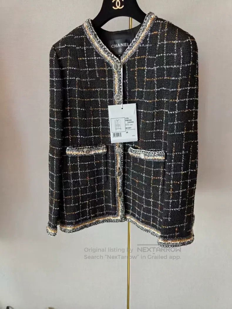 Chanel Chanel Black current jacket Size XS / US 0-2 / IT 36-38 - 1 Thumbnail