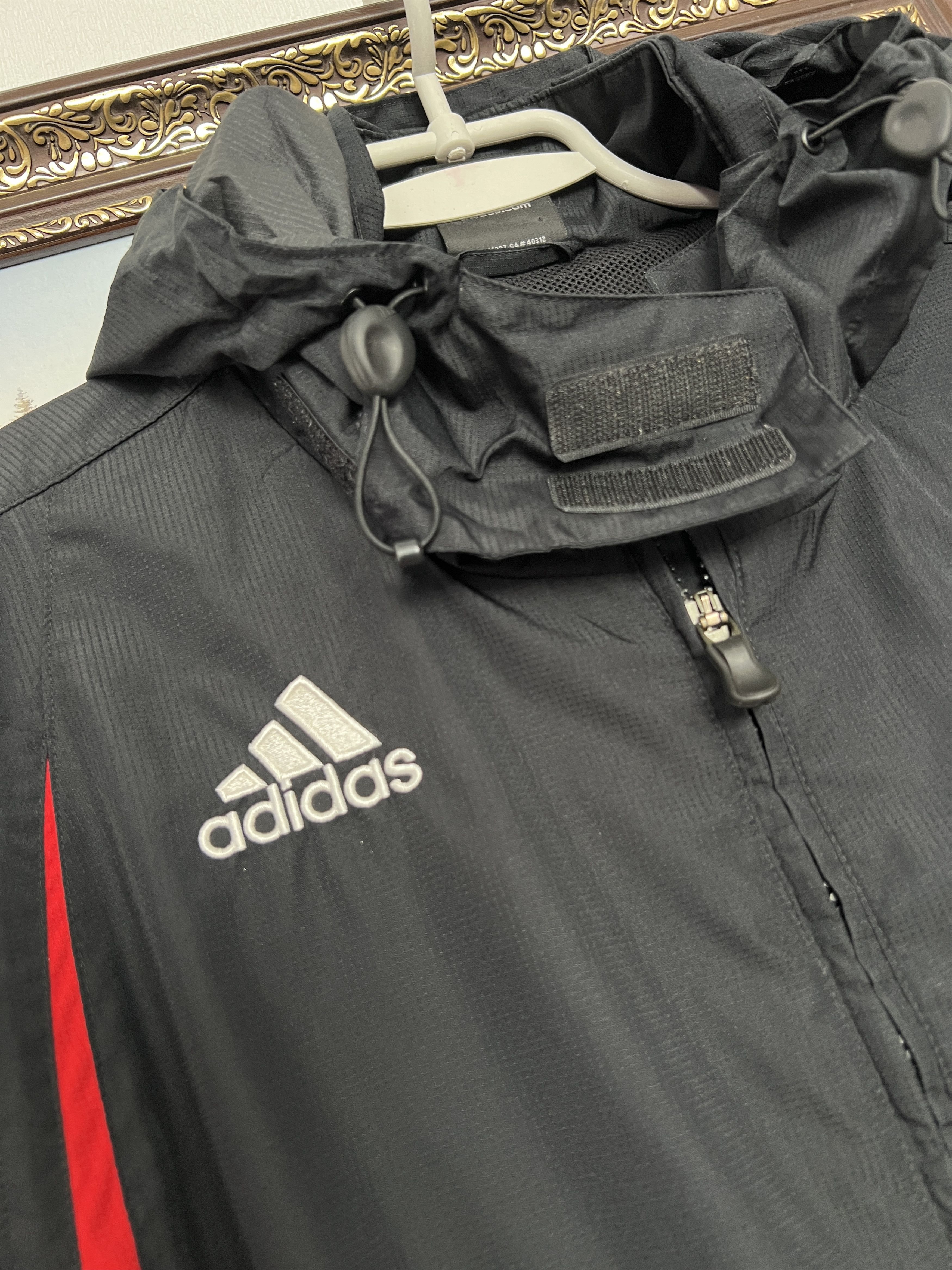 Adidas Vintage Adidas Liverpool Football Jacket Hooded Soccer Size US L / EU 52-54 / 3 - 4 Thumbnail