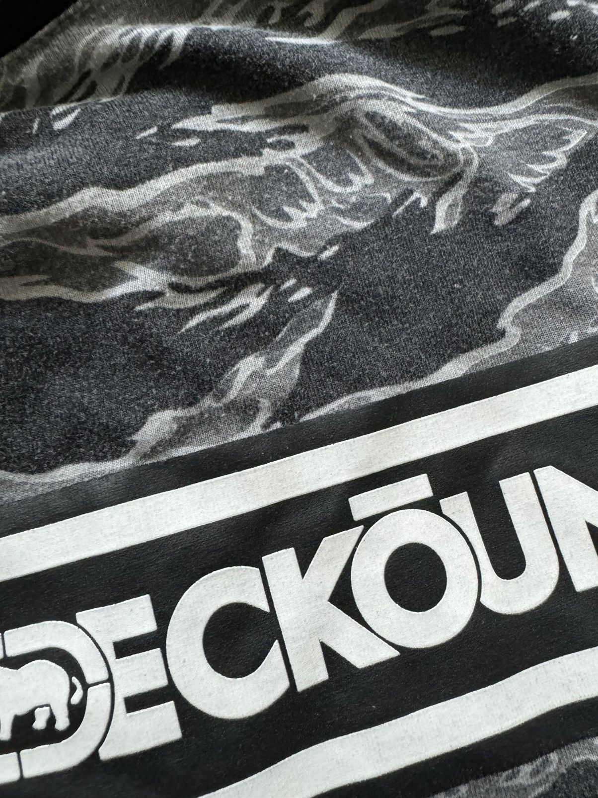 Ecko Unltd. XL ECKO UNLTD MENS Grey Camo T-Shirt Size US XL / EU 56 / 4 - 5 Thumbnail