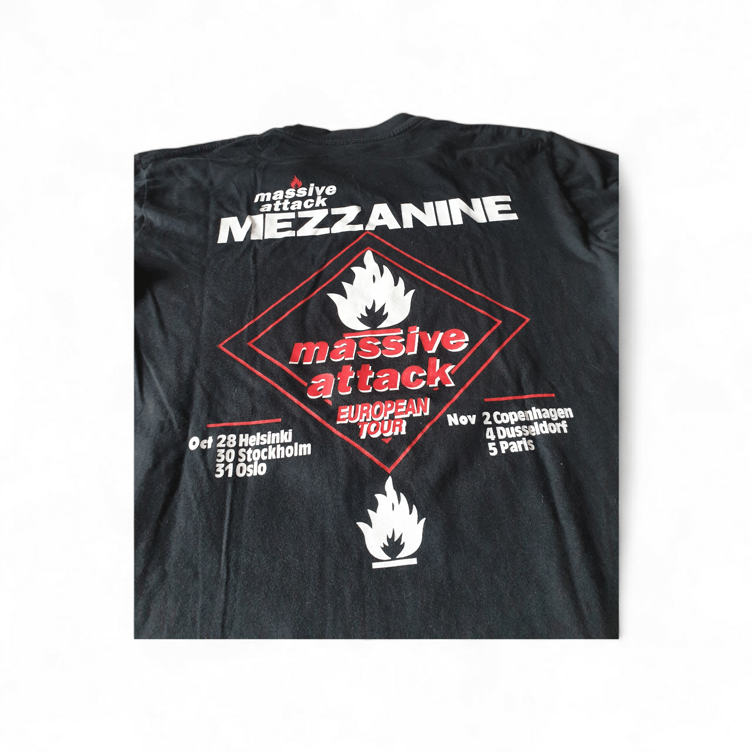 Band Tees Massive attack y2k long sleeve shirt Size US M / EU 48-50 / 2 - 5 Thumbnail