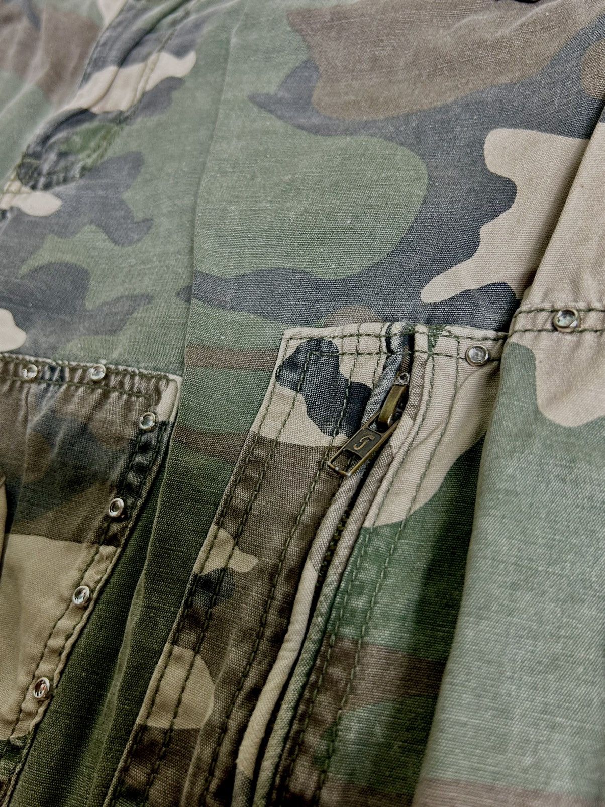 Japanese Brand Y2K Military Camo Baggy Cargo Pants 00s Studs & Rhinestones Size US 29 - 6 Thumbnail