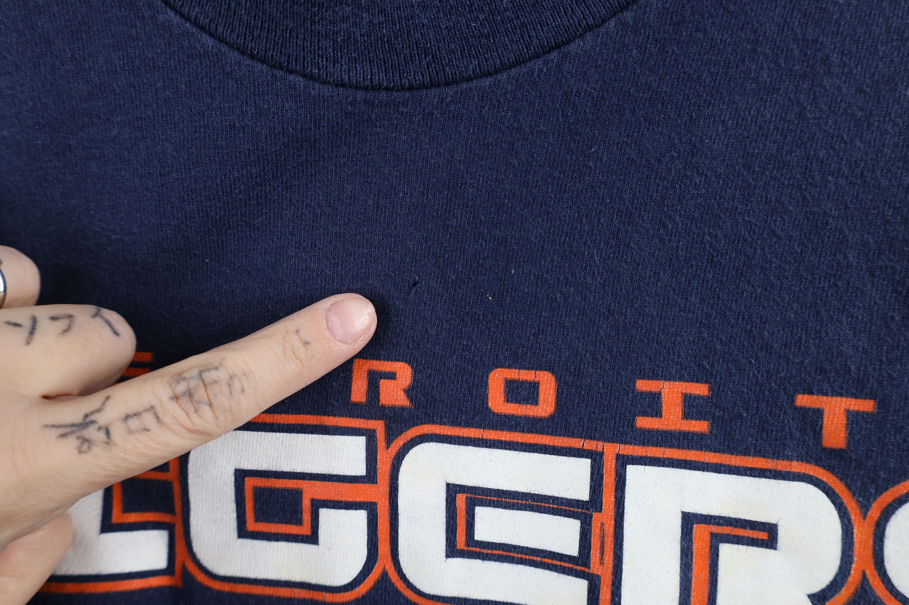 Vintage Vintage Y2K Spell Out Detroit Tigers Old English D T-Shirt Size US XXL / EU 58 / 5 - 5 Thumbnail