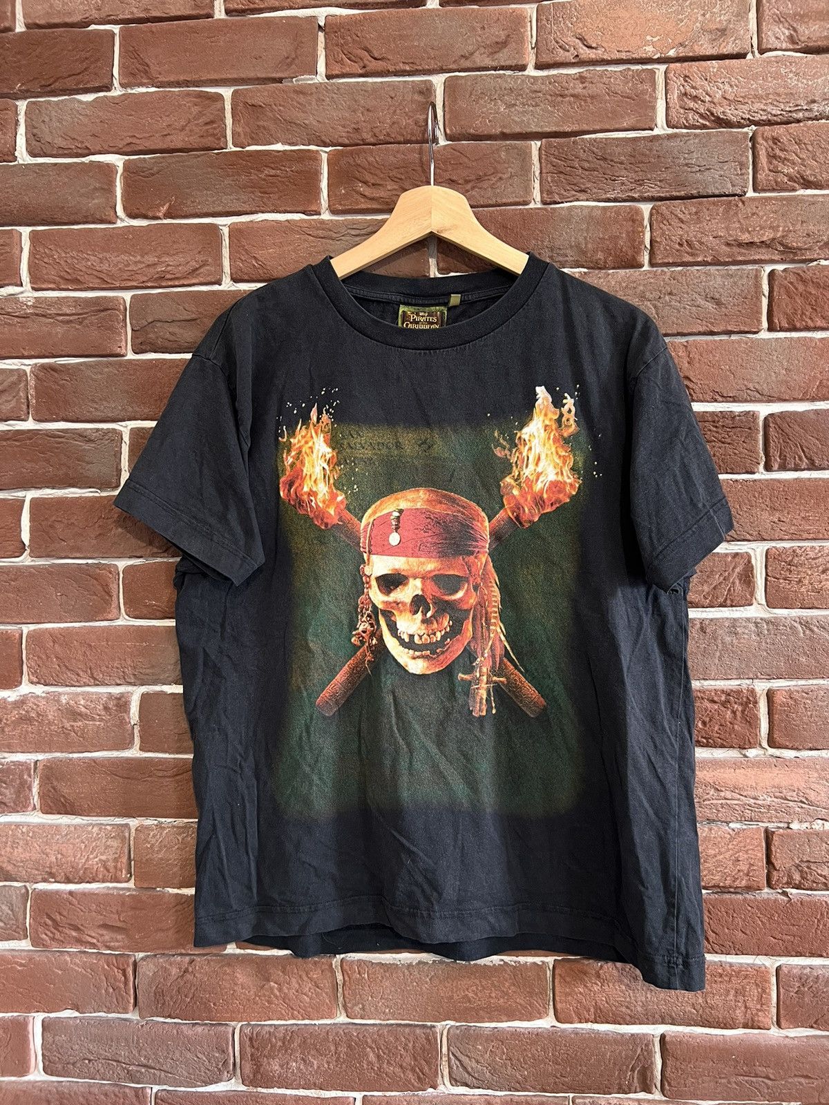 Vintage Vintage Y2K Pirates of the Caribbean Movie Tshirt 00s L Size US L / EU 52-54 / 3 - 1 Thumbnail