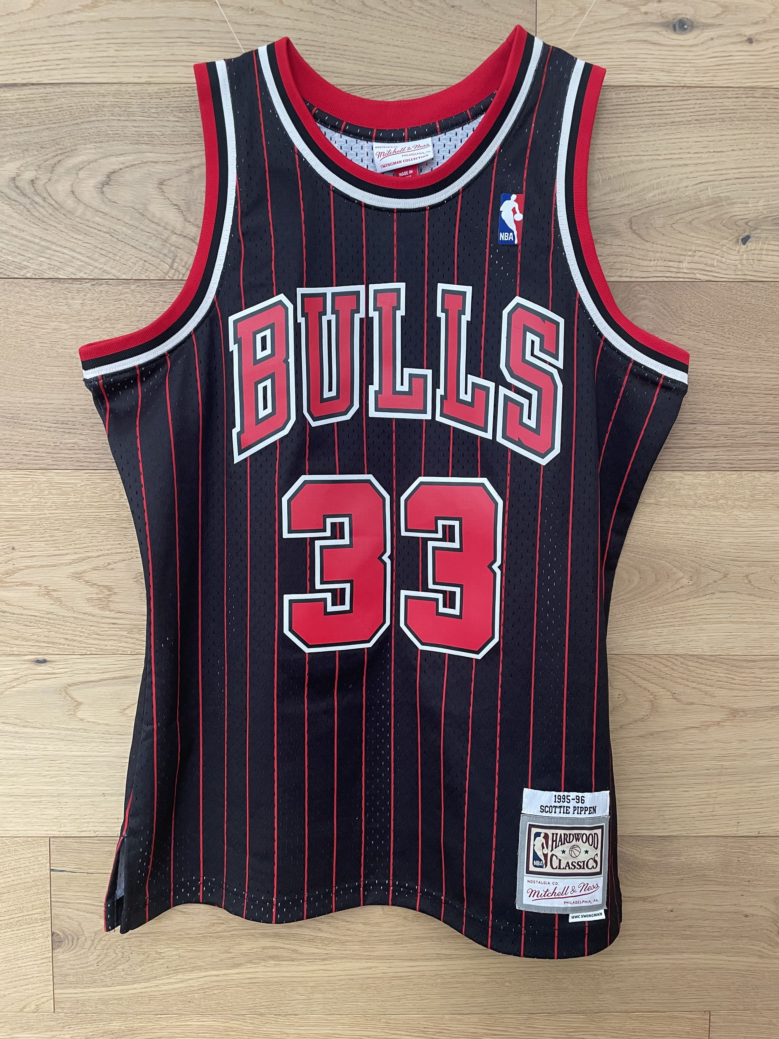 Mitchell & Ness M&N Scottie Pippen #33 Chicago Bulls Pinstripe Size US M / EU 48-50 / 2 - 1 Thumbnail