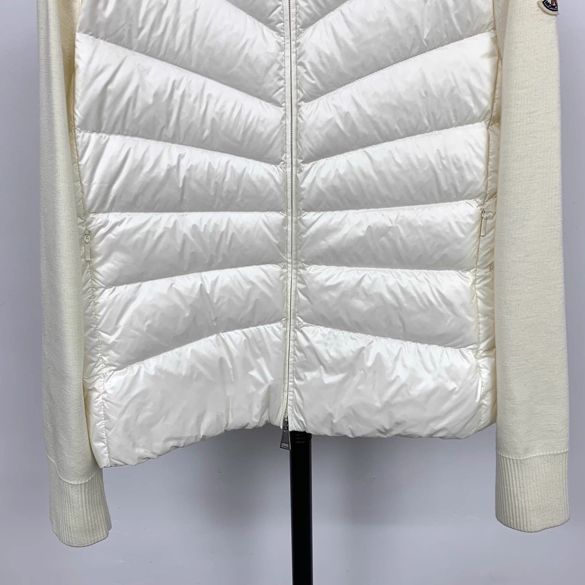 Moncler Moncler Padded Corduroy Down Jacket White M Size M / US 6-8 / IT 42-44 - 4 Thumbnail