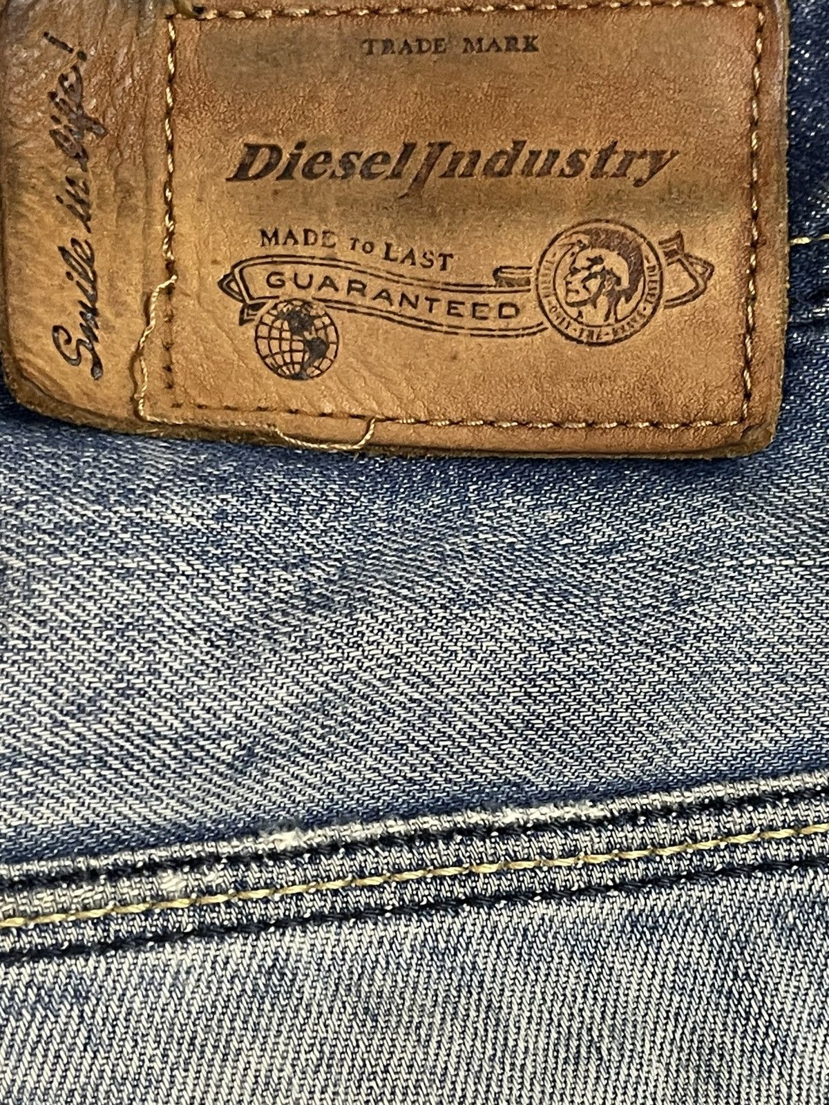 Diesel Vintage Diesel Industry Blue Faded Wash Distress Jeans Size US 33 - 9 Thumbnail