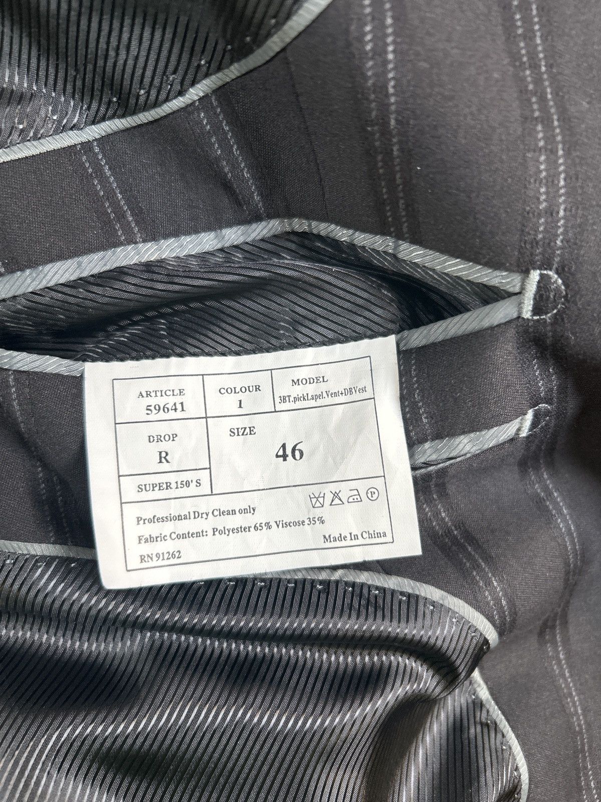 Giorgio Fiorelli Giorgio Fiorelli Men’s 46R Black Pinstripe Jacket Blazer Size 46R - 7 Thumbnail
