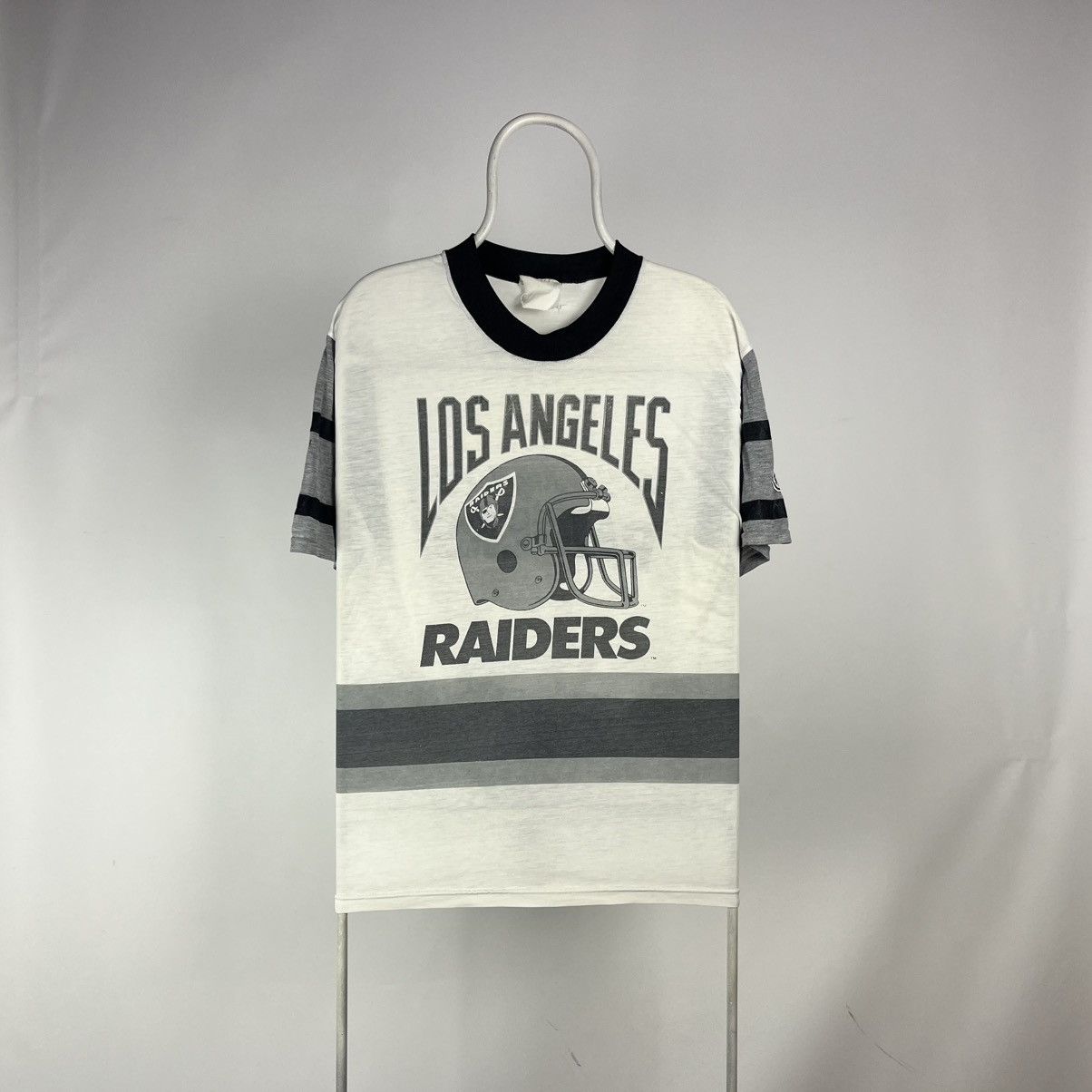 NFL Vintage NFL Los Angeles Raiders tshirt 80s size Large Size US L / EU 52-54 / 3 - 1 Thumbnail