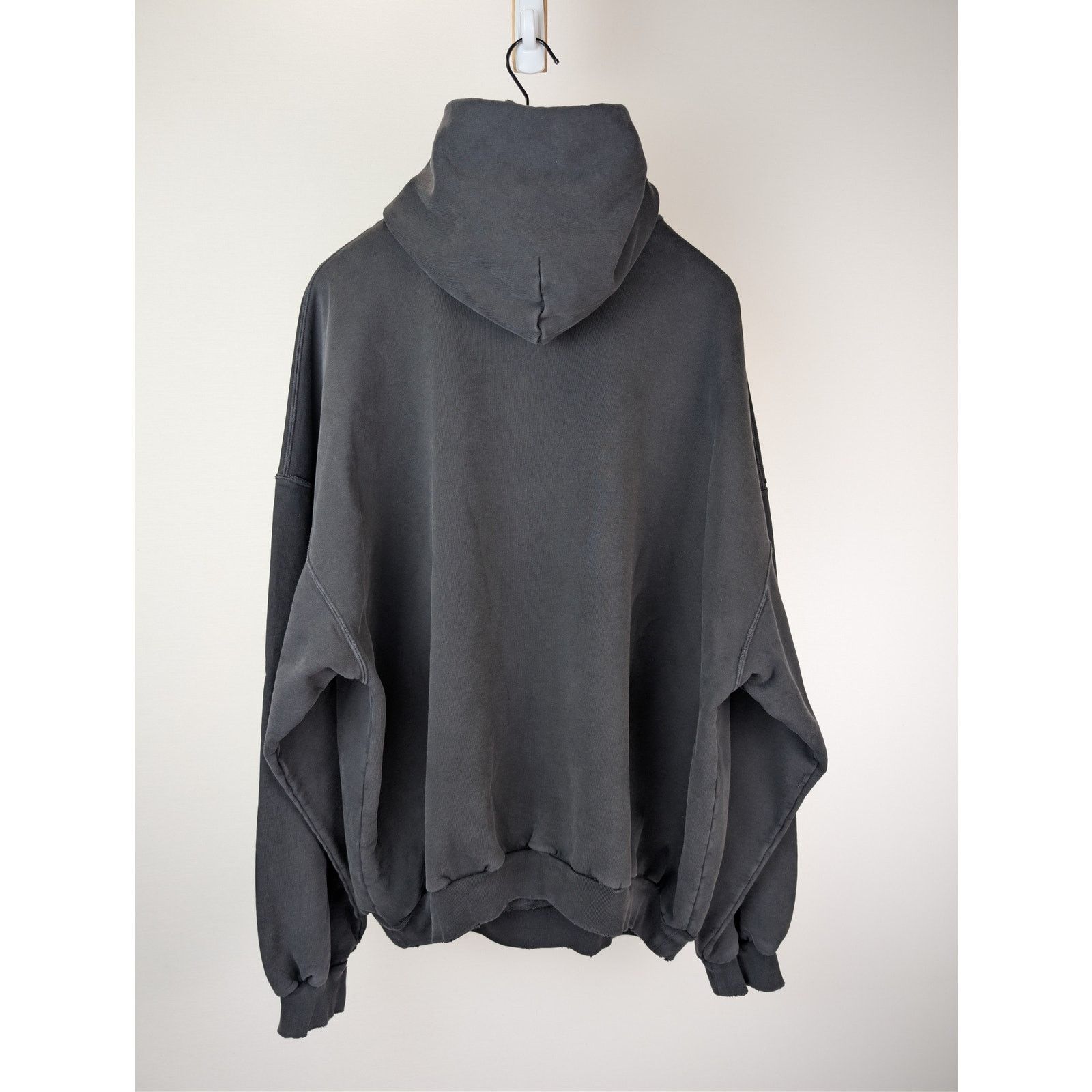 Balenciaga o1rshd1 Wavy Logo Large Fit Hoodie in Faded Wash Black Size US M / EU 48-50 / 2 - 9 Thumbnail