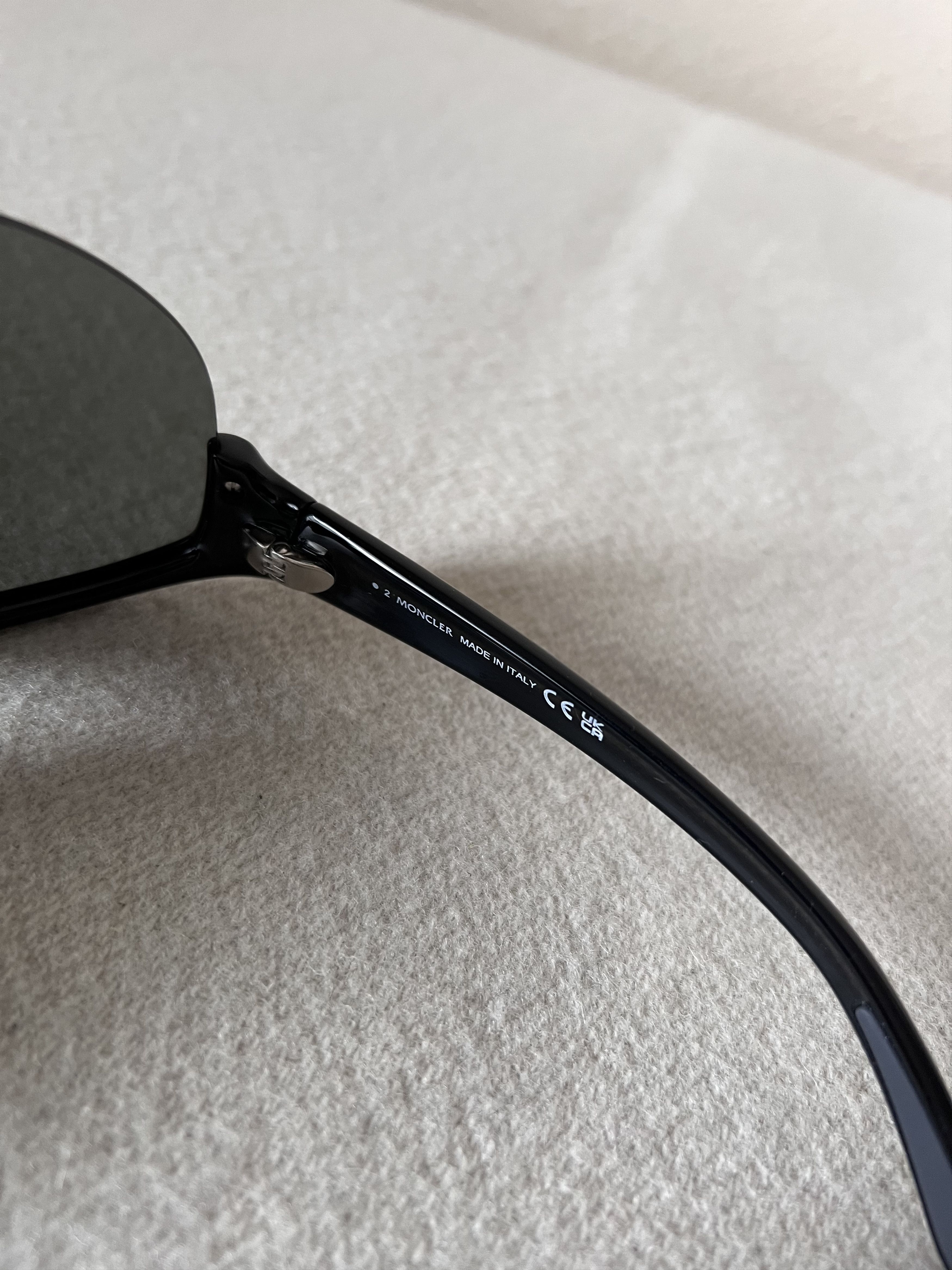 Moncler Moncler Shield Frame Visseur Sunglasses in Black ML0230 Size ONE SIZE - 5 Thumbnail