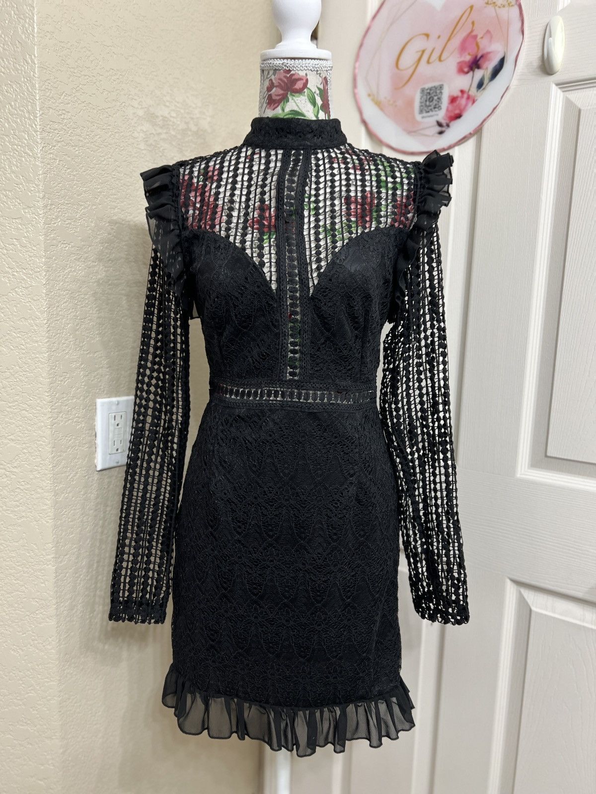 PrettyLittleThing PrettyLittleThing Black Lace High-Neck Ruffle Sleeve Midi Size M / US 6-8 / IT 42-44 - 2 Thumbnail