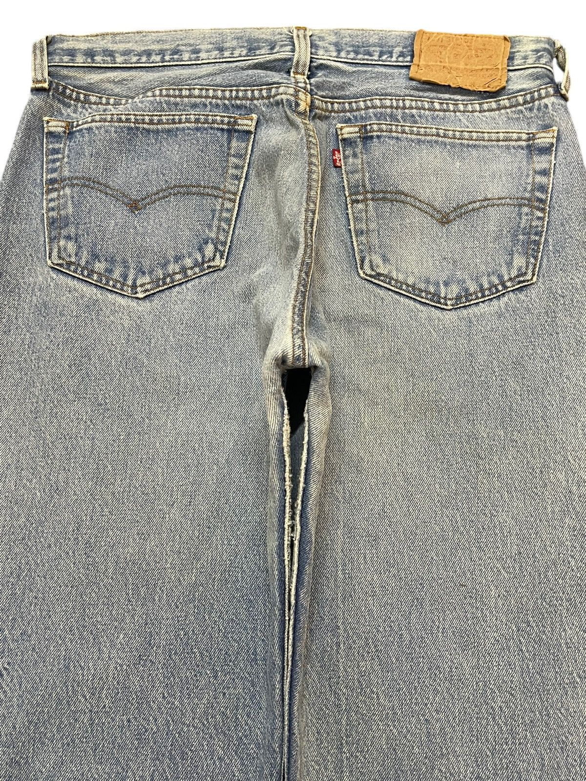 Levi's Vintage Clothing Vintage 80 Levis 501 Blue Faded Wash Relaxed Straight Leg Size US 32 / EU 48 - 5 Thumbnail
