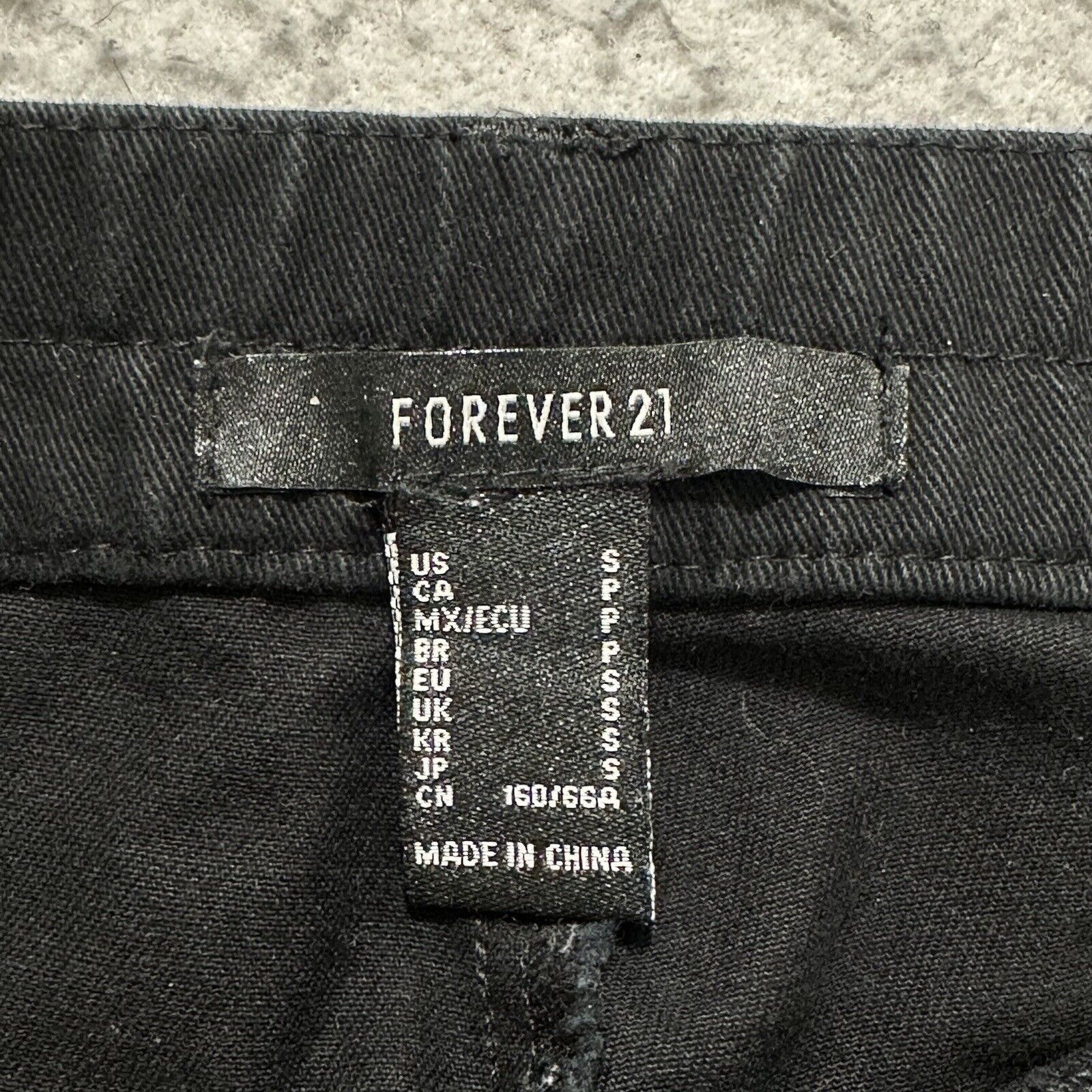 Forever 21 Forever 21 Small (26x30) Chino Pants Black High Rise Pockets Size 26" / US 2 / IT 38 - 5 Thumbnail