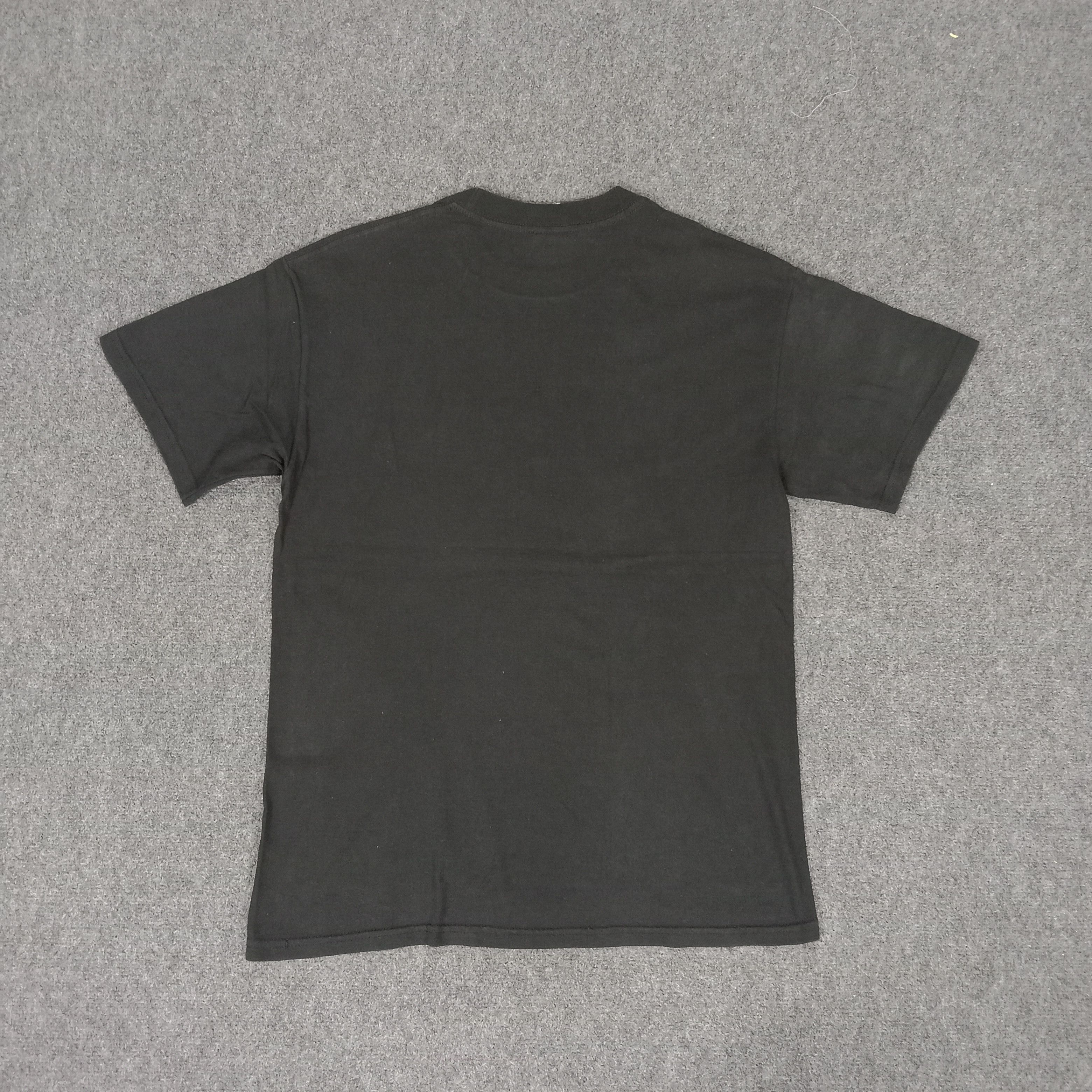 Vintage The Chronicles of RidDick American Movies Tshirt Size US M / EU 48-50 / 2 - 5 Thumbnail