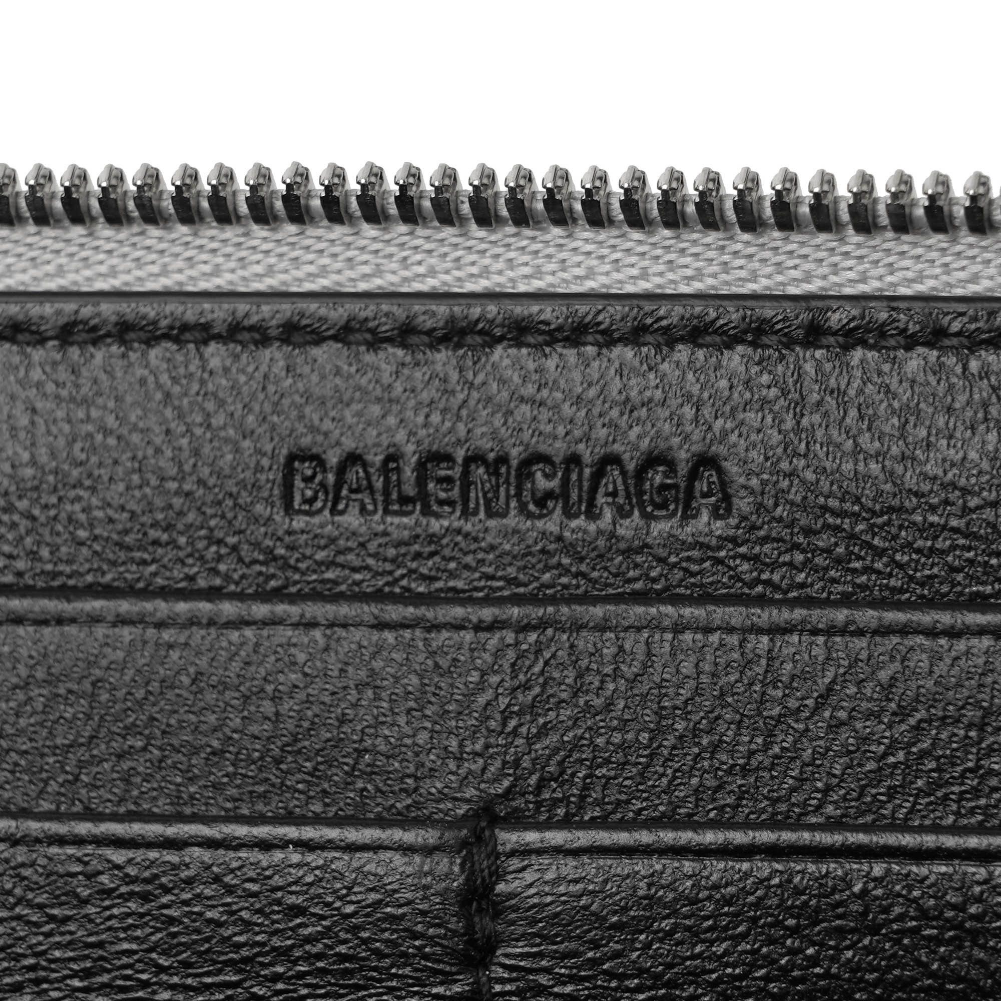 Balenciaga o1mt1gz0924 Size: OS / Essential Continental Wallet Silver Size ONE SIZE - 7 Thumbnail