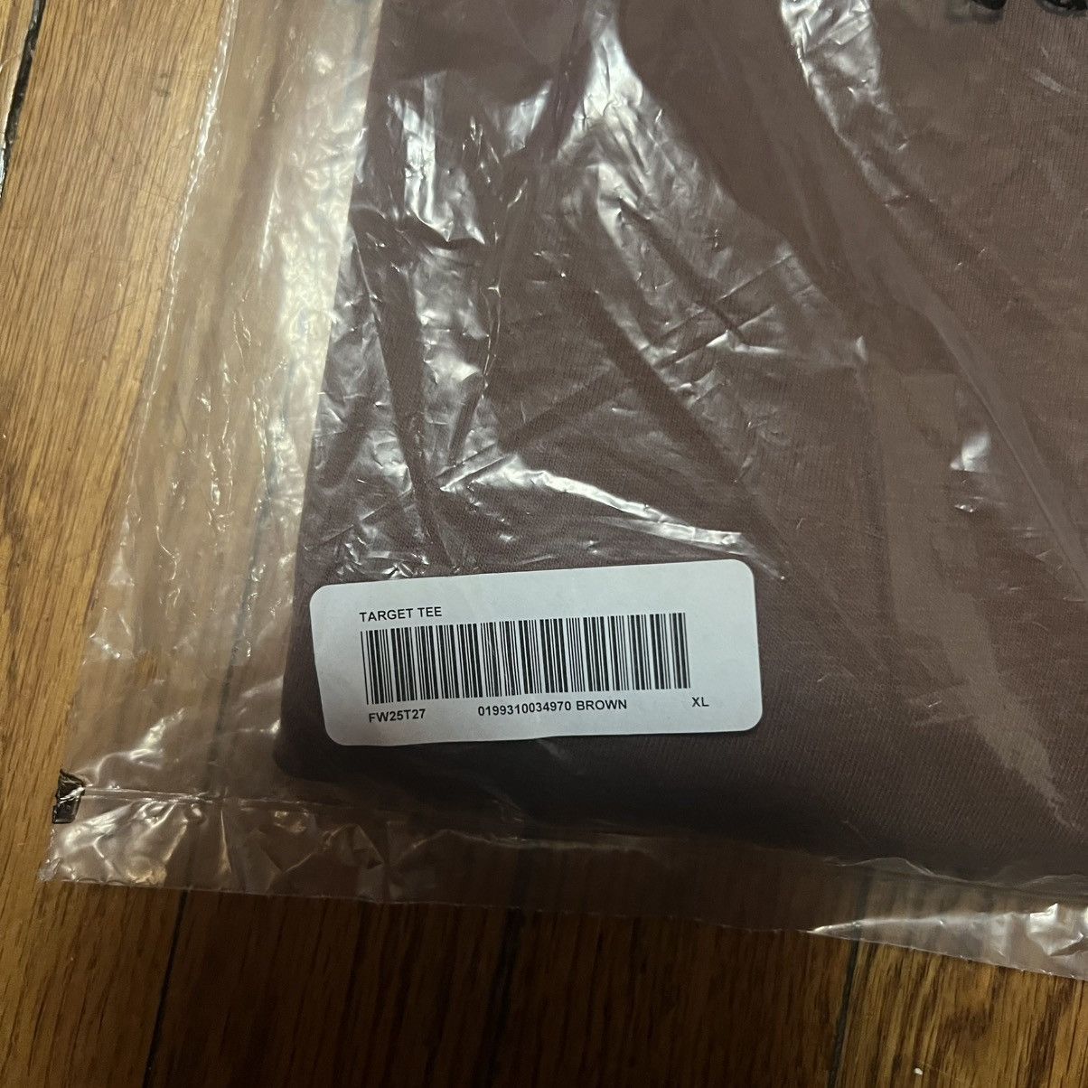 Supreme In Hand Supreme Target Tee Brown Size: XL Size US XL / EU 56 / 4 - 4 Thumbnail