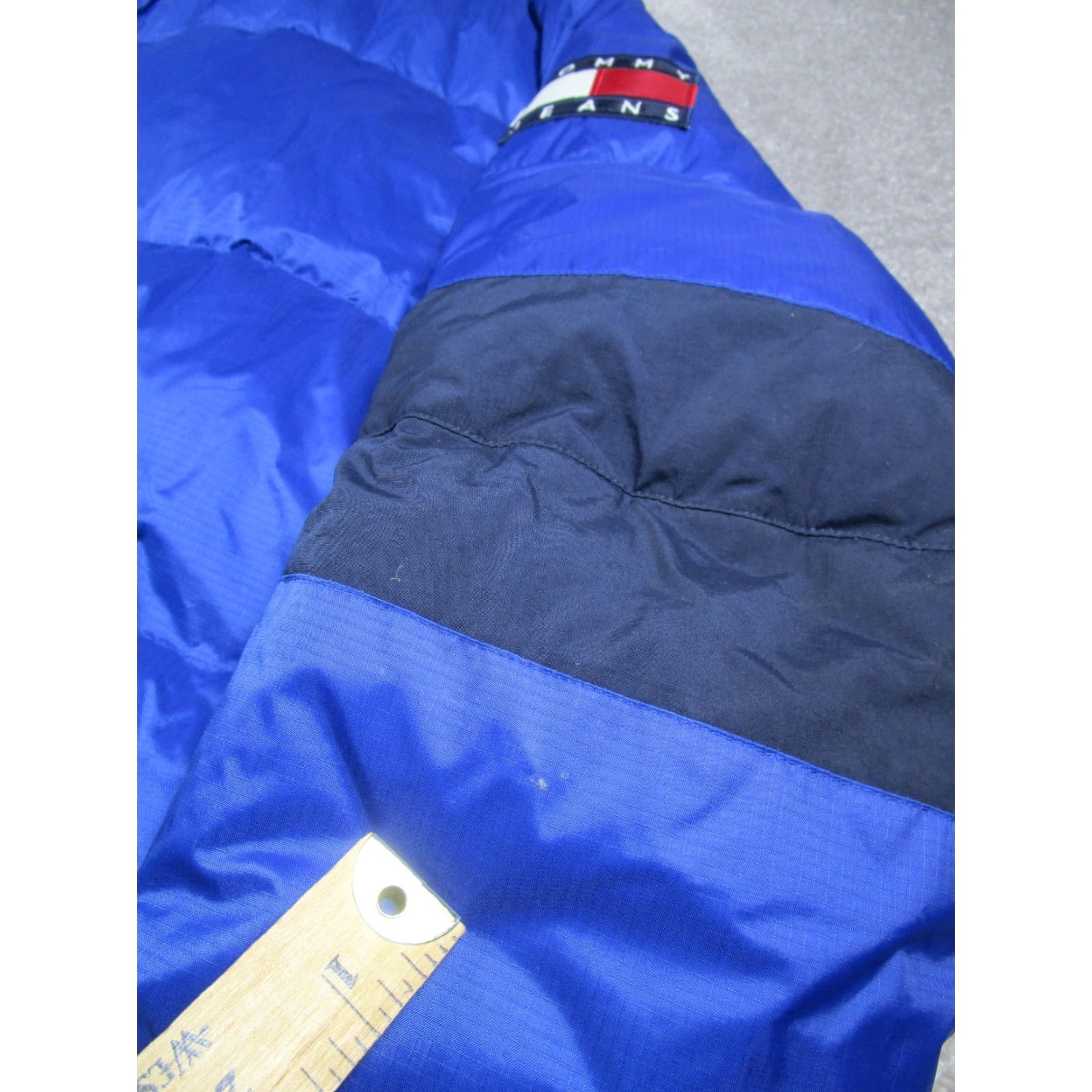 Tommy Hilfiger VINTAGE Tommy Hilfiger Jacket Mens Large Blue Down Insulated Puffer Casual Zip Stand-Up Collar Winter 90s Mens Size US L / EU 52-54 / 3 - 5 Thumbnail