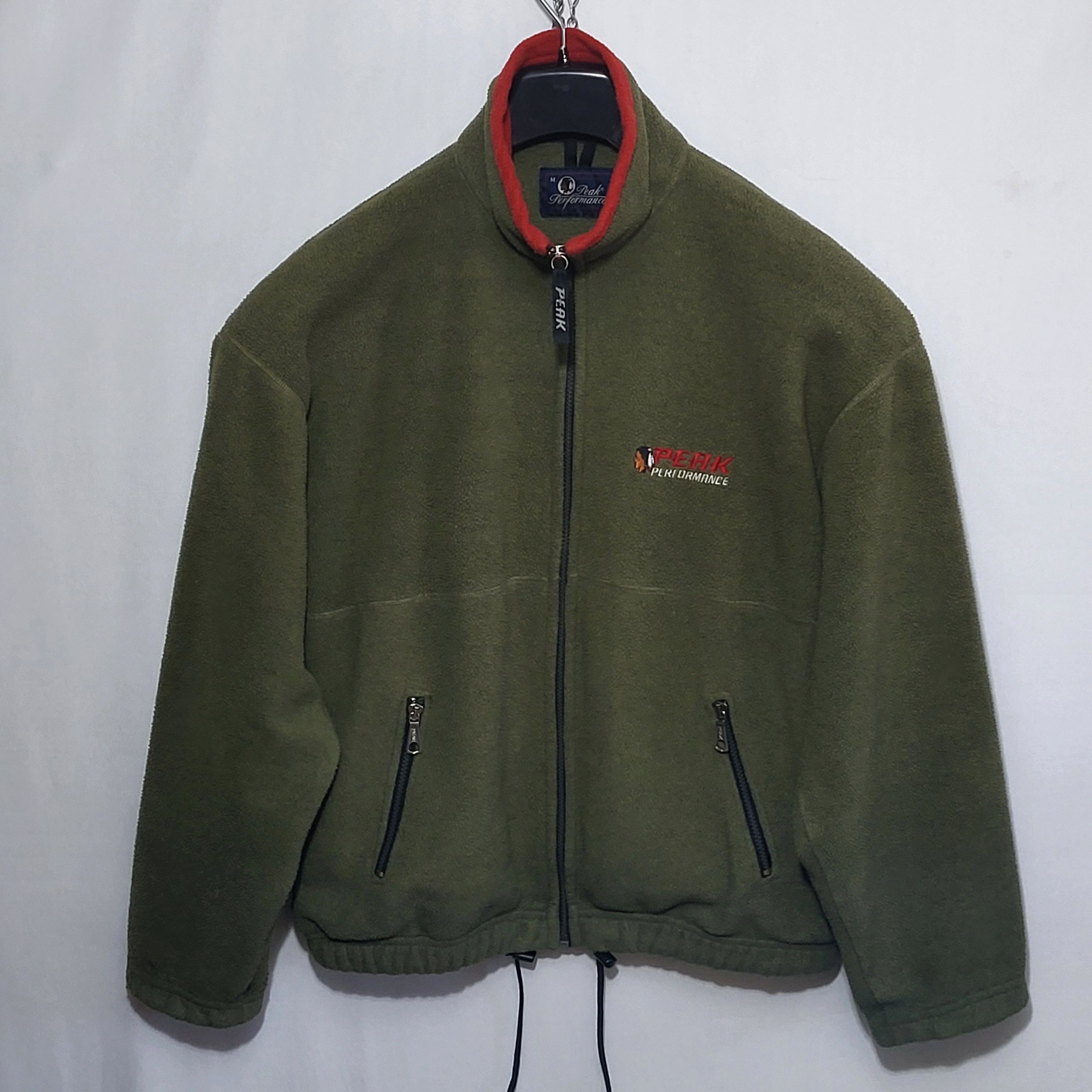 Peak Performance Vintage Peak Performance Sweatshirt.Size M but fit L.. Size US M / EU 48-50 / 2 - 5 Thumbnail