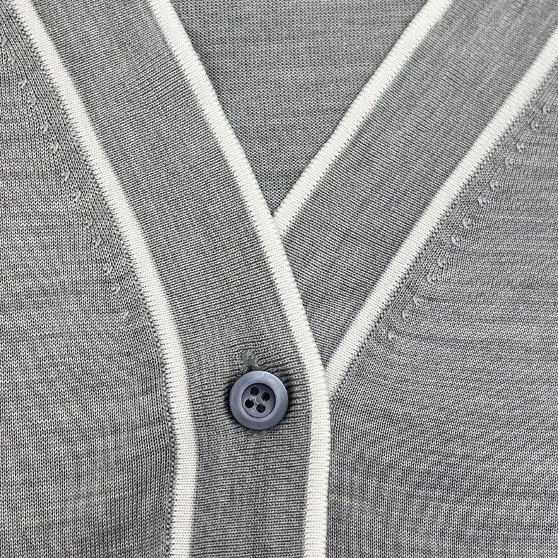 Prada Prada Size 36 Light gray classic logo mulberry silk knitte Size US XS / EU 42 / 0 - 9 Thumbnail