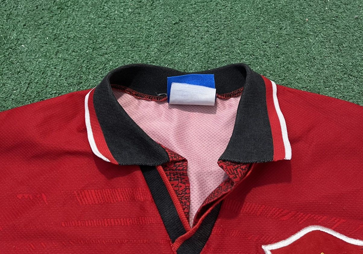 Umbro × Vintage Manchester United Soccer Jersey 94/96 Vintage Rare Size US XS / EU 42 / 0 - 6 Thumbnail