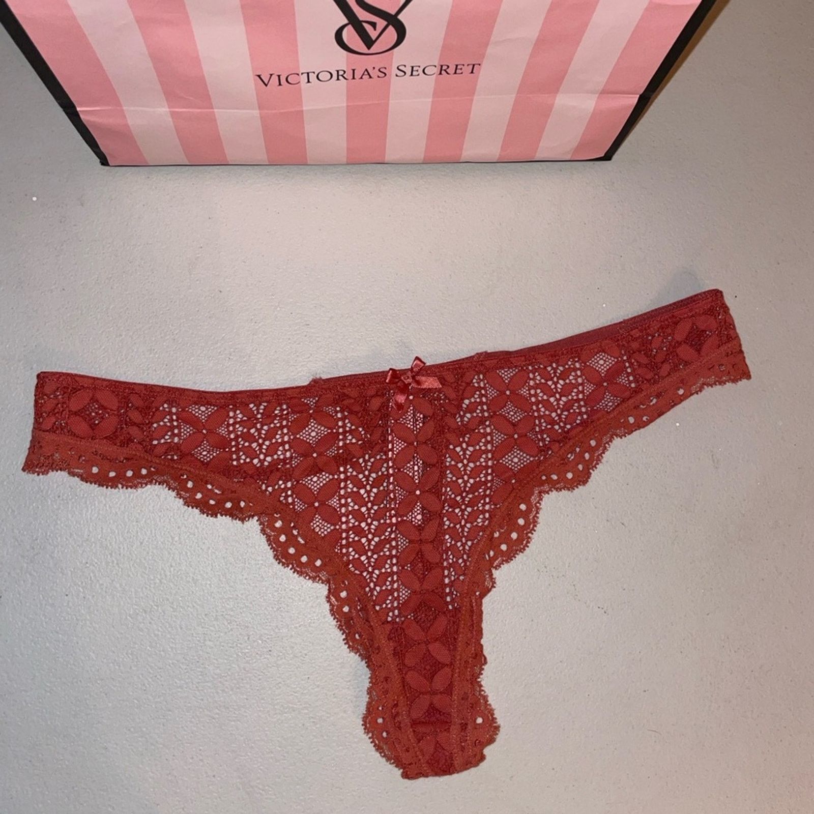 Victoria's Secret Victoria's Secret Dream Angels Lace Thong Rust Lace Panties Size ONE SIZE - 6 Thumbnail