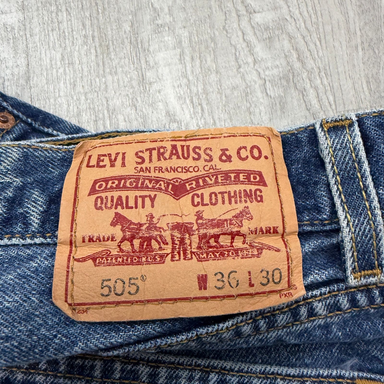 Levi's Vintage Levis 505 Jeans Mens 36x30 Blue Denim Regular y2k Size US 36 / EU 52 - 6 Thumbnail