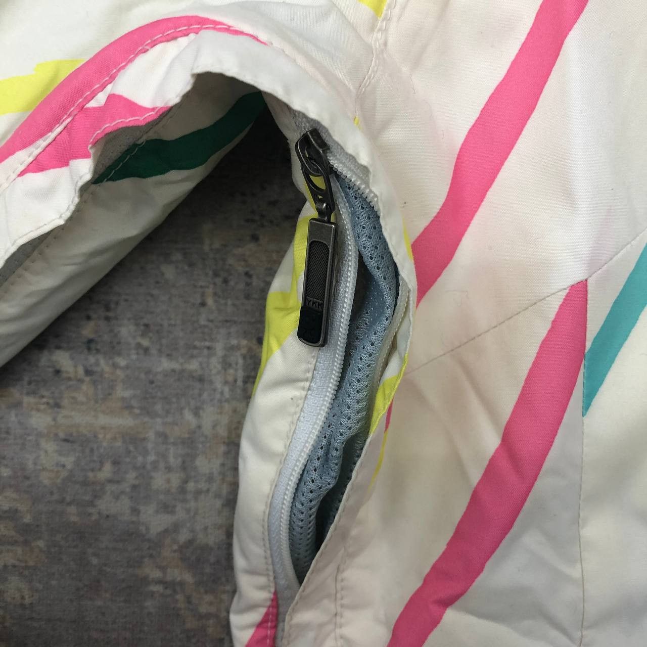 Bonfire Outerwear Y580 BONFIRE SNOWBOARD COMPANY SKI SNOW JACKETS Size XS / US 0-2 / IT 36-38 - 11 Thumbnail